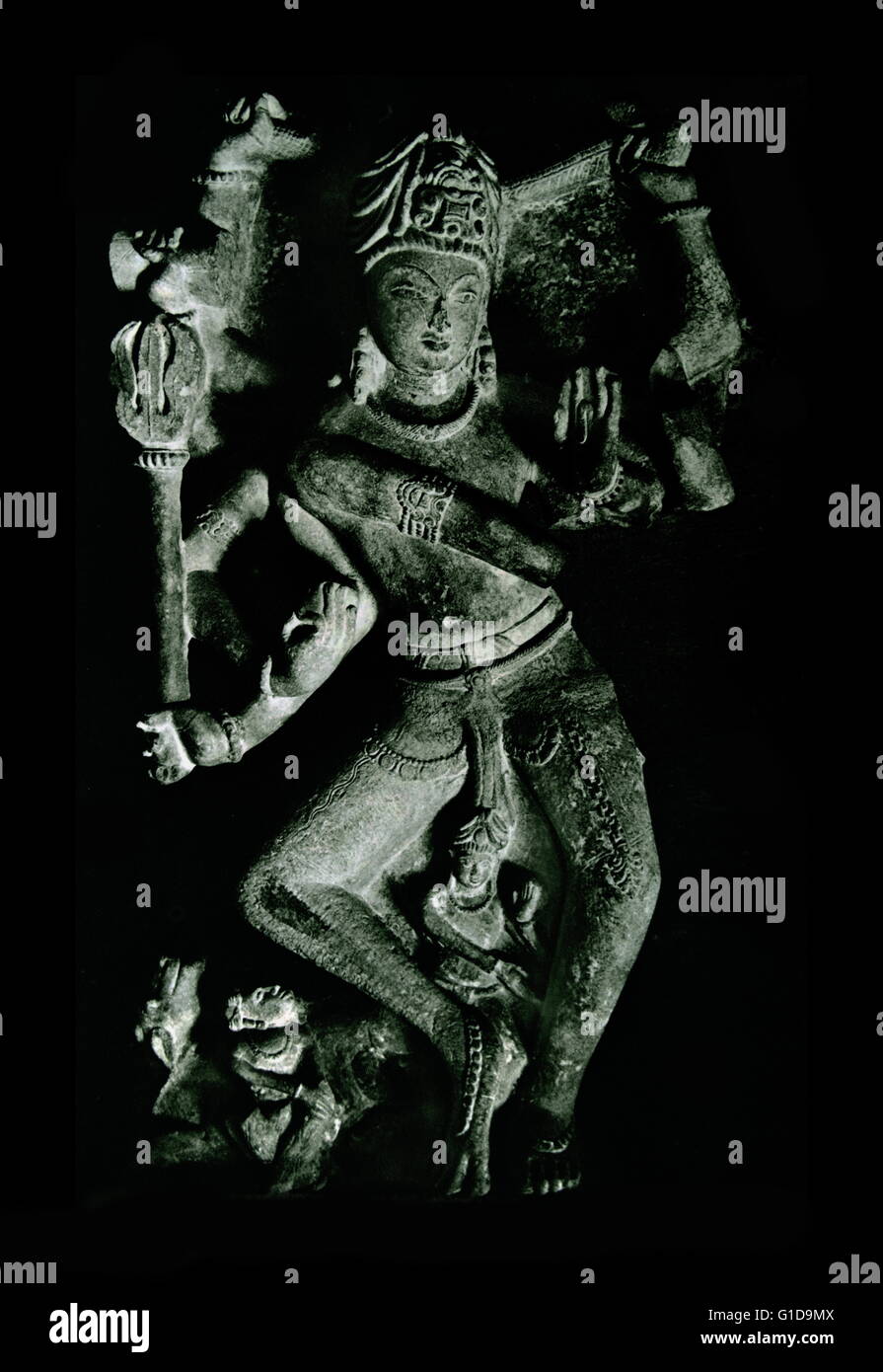 Shiva comme le Seigneur de la danse, le Madhya Pradesh, Inde ; Tala 9e-10e siècle Banque D'Images