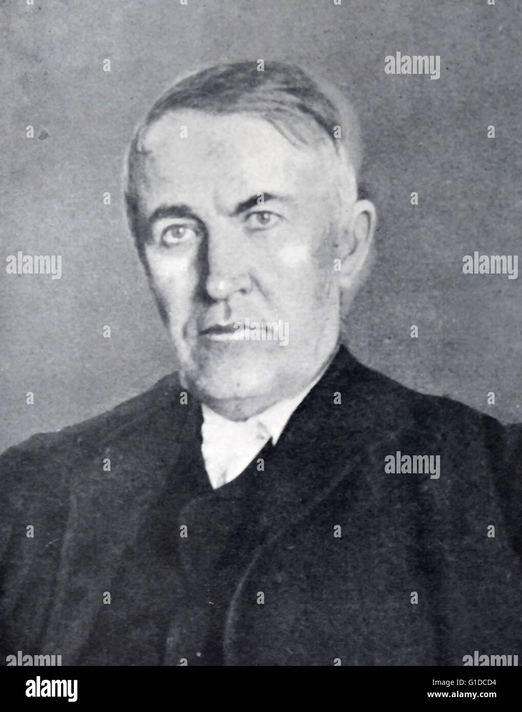 Portrait photographique de Thomas Edison (1847-1931), un inventeur américain et homme d'affaires. En date du 20e siècle Banque D'Images