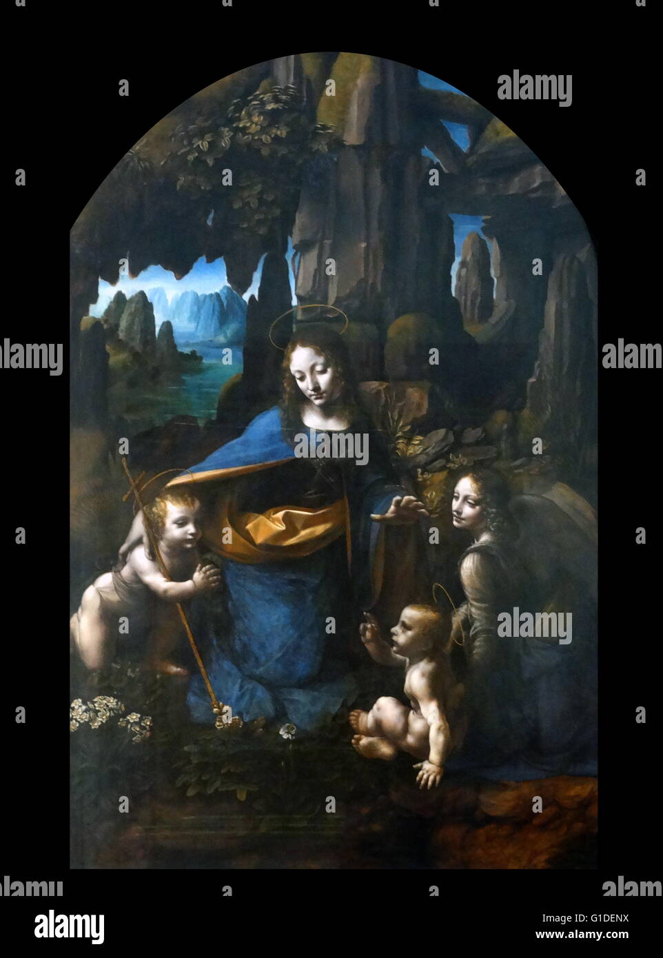 La peinture intitulée 'La Vierge sur les rochers' par Léonard de Vinci (1452-1519) un polymathe italien, inventeur, peintre, sculpteur, architecte, ingénieur et scientifique. En date du 16e siècle Banque D'Images