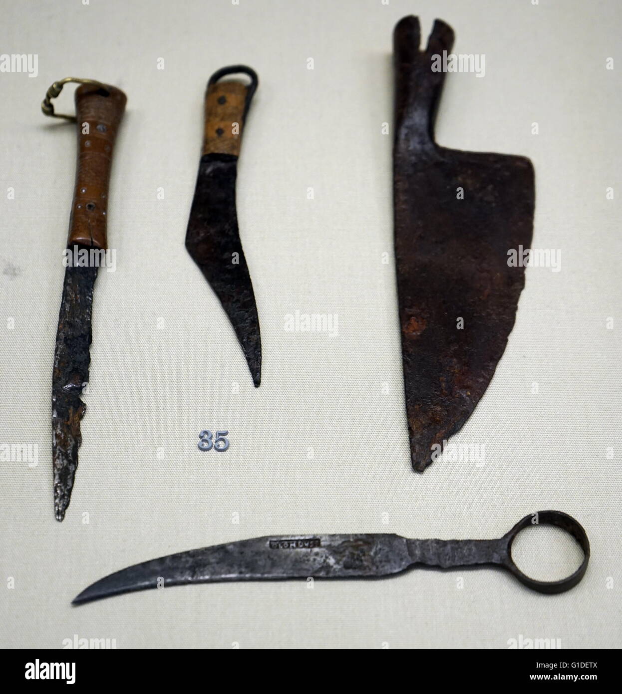 Collection de couteaux du 1er siècle de notre ère découvert à Londres. Banque D'Images
