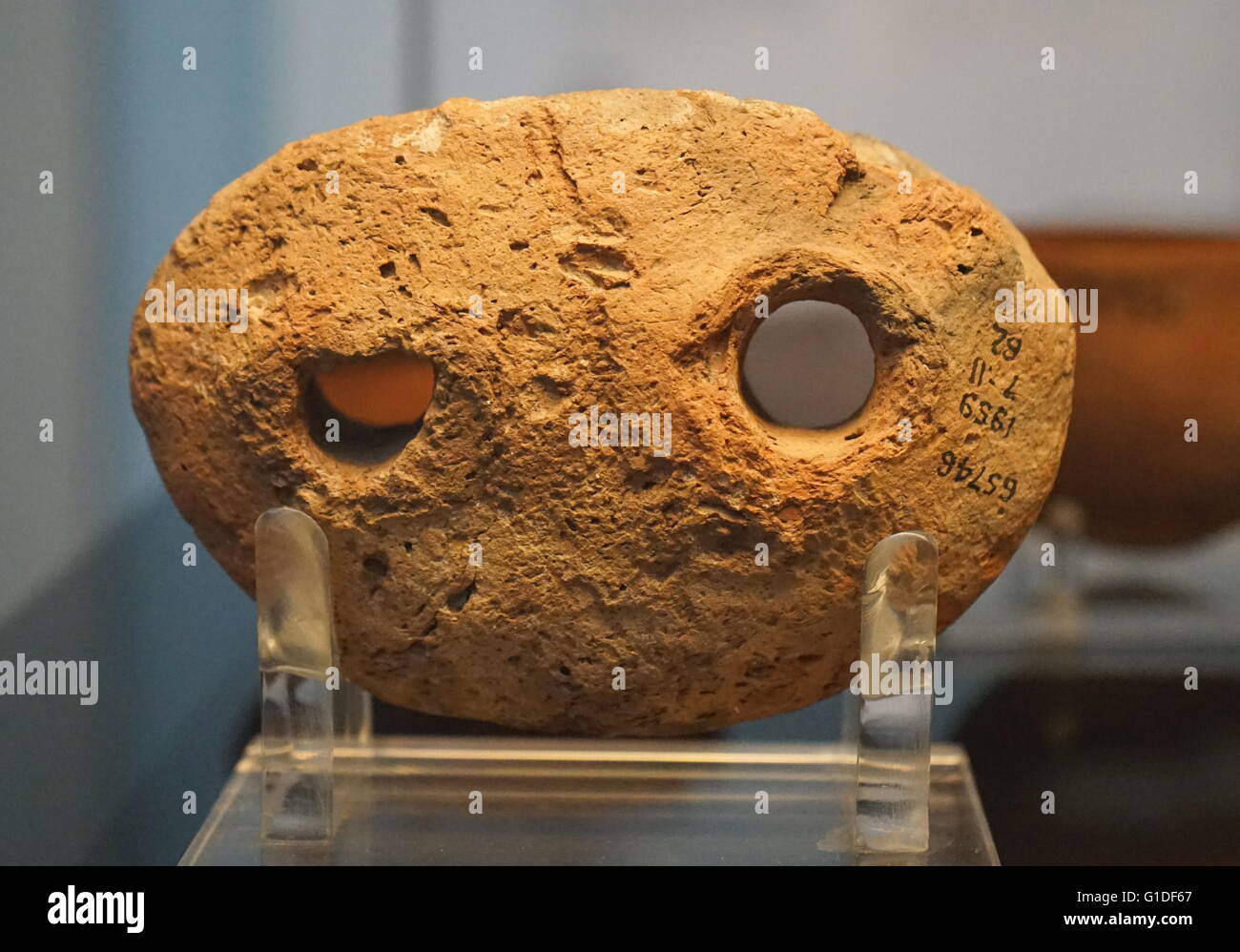 Net-poterie de pesées de Buhen, une ancienne colonie égyptienne sur la rive ouest du Nil. En date du 20e siècle avant J.-C. Banque D'Images