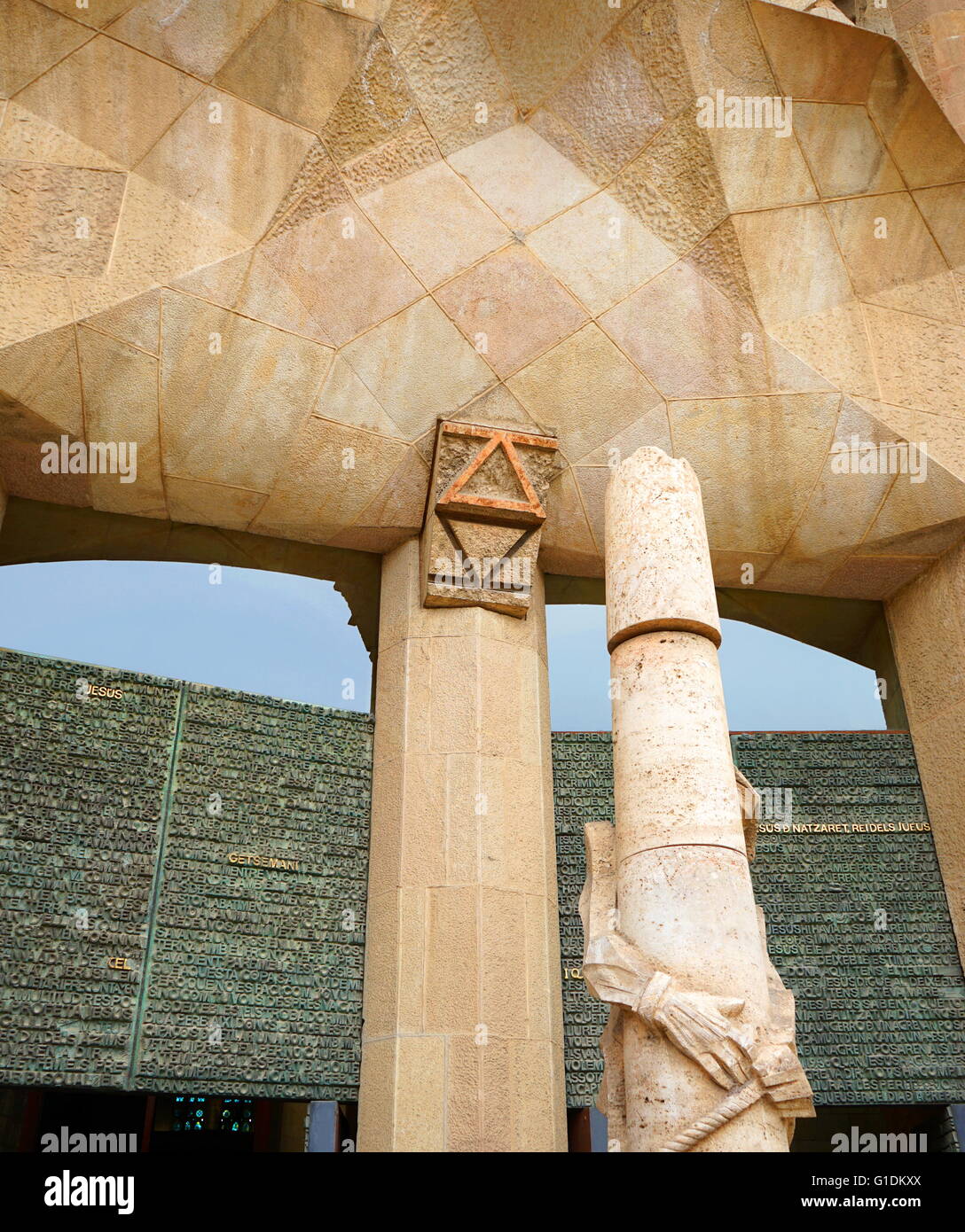 Détails de l'extérieur de la Temple Expiatori Basílica je de la Sagrada Família, une église catholique romaine de Barcelone, conçu par l'architecte espagnol Antoni Gaudí (1852-1926). En date du 21e siècle Banque D'Images
