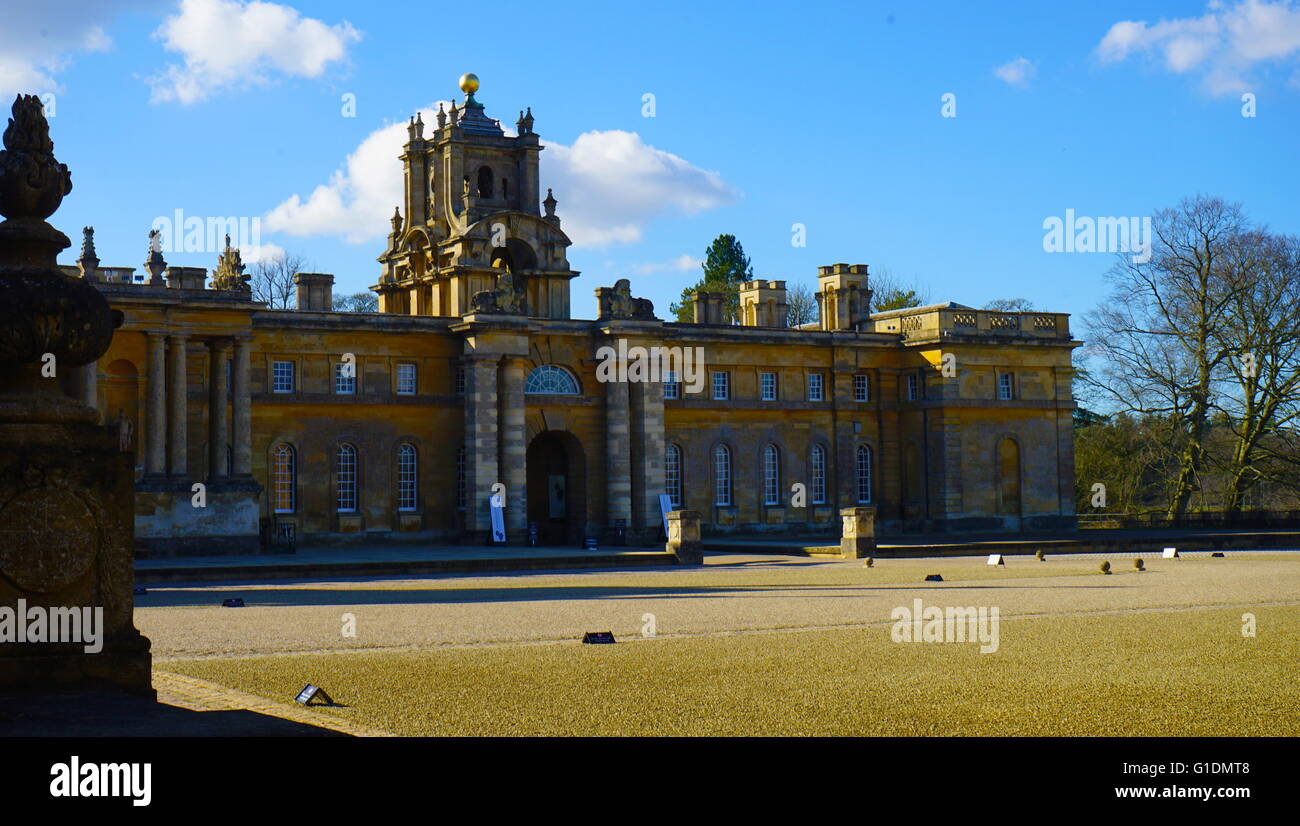 Détail de l'extérieur de Blenheim Palace, dans l'Oxfordshire, Angleterre. Blenheim Palace a été la résidence principale des ducs de Marlborough. Construit entre 1705 et 1722 environ. Blenheim Palace a été désigné site du patrimoine mondial de l'UNESCO en 1987 Banque D'Images