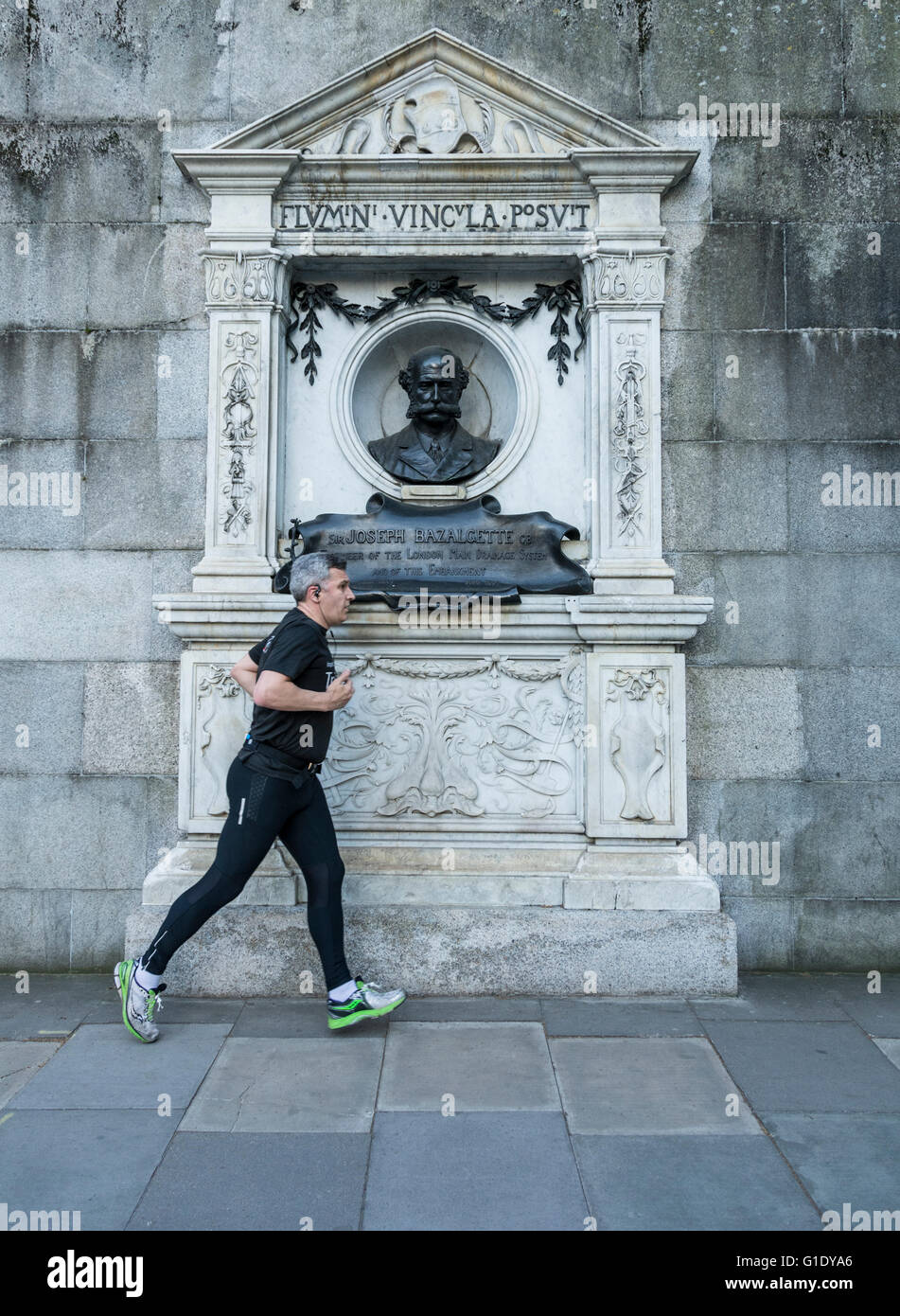 Statue de Sir Joseph Bazalgette sur l'Embankment, London, UK Banque D'Images