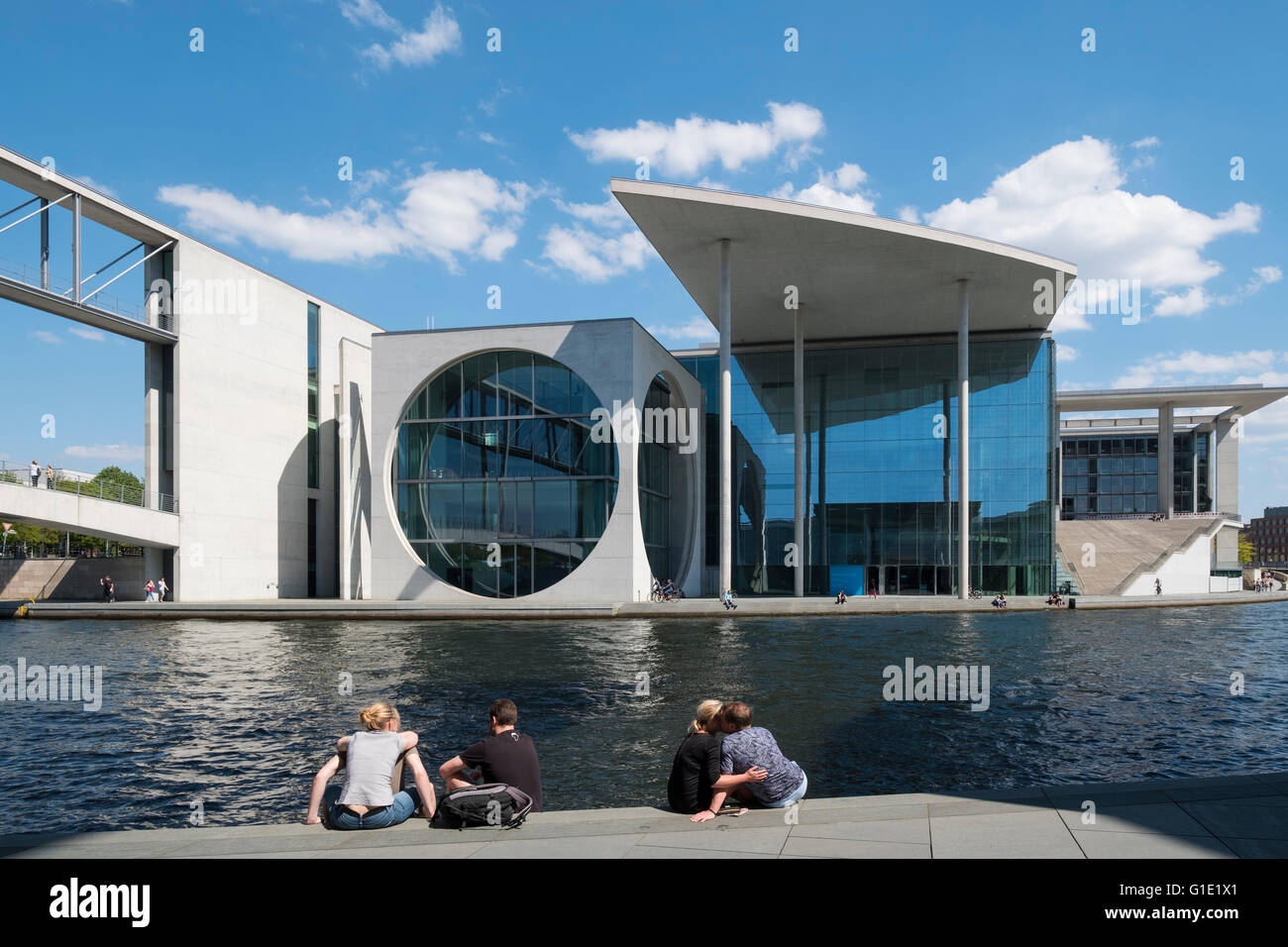 Avis de Marie Elisabeth Luders ( Lueders) Haus édifices gouvernementaux à côté de la Spree à Berlin Allemagne Banque D'Images