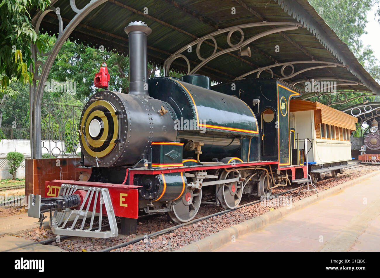 Vieilles locomotives à vapeur de fer indiens, National Railway Museum, New Delhi, Inde Banque D'Images