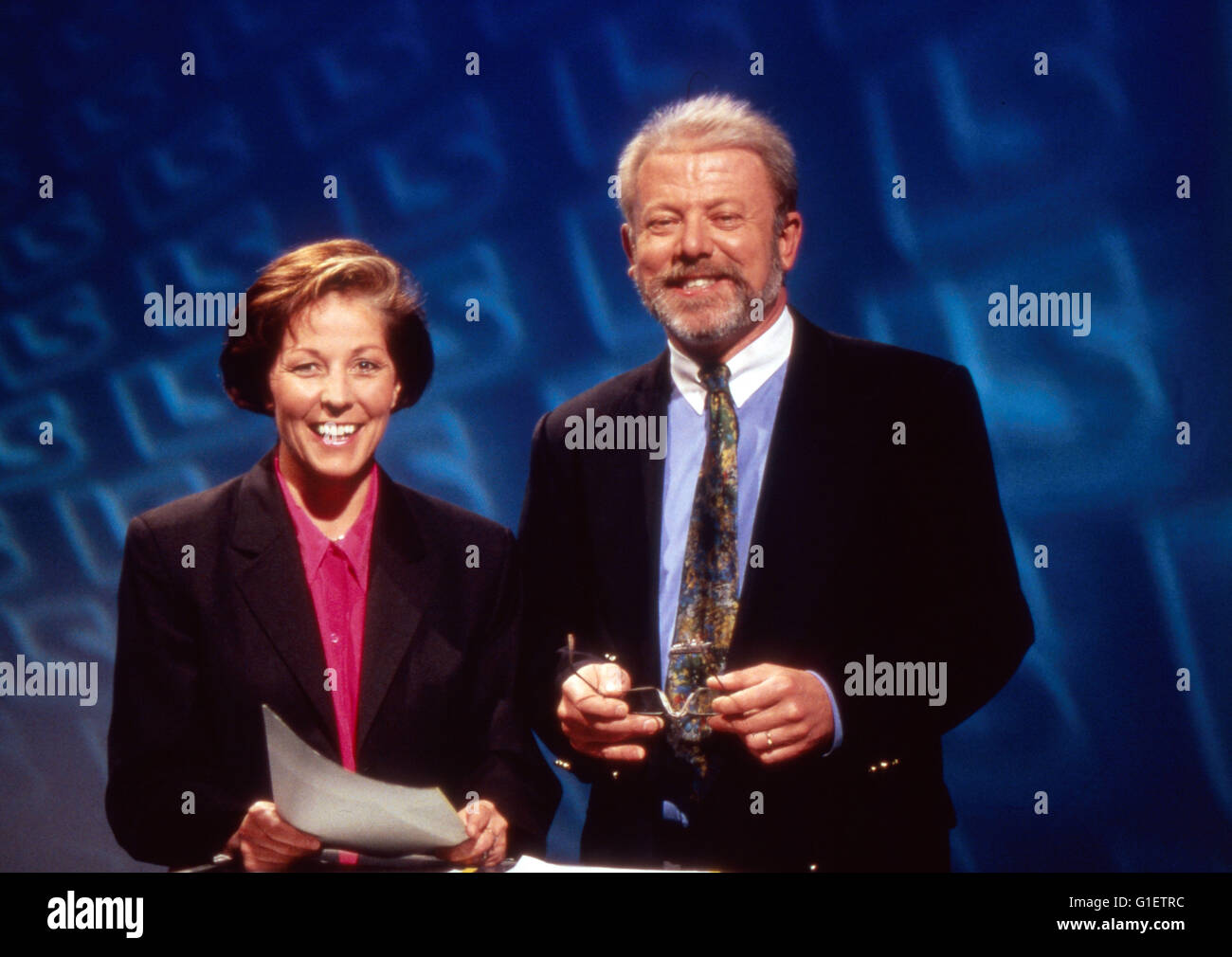 Länderspiegel, Nachrichten aus den deutschen Bundesländern, Nachrichtenmagazin, 1990er Jahre, Deutschland Moderatoren : Gaby Dietzen, Helmut Schimanski Banque D'Images
