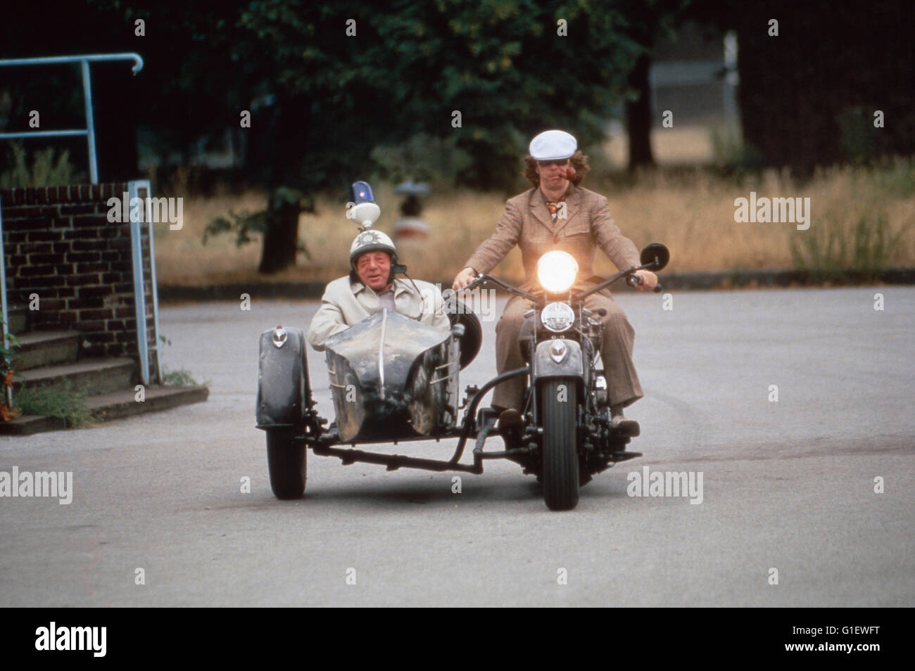 00 Schneider - Jagd auf Nihil Baxter, Deutschland 1994, Regie : Helge Schneider, acteurs : Helge Schneider, Helmut Körschgen (liens) Banque D'Images