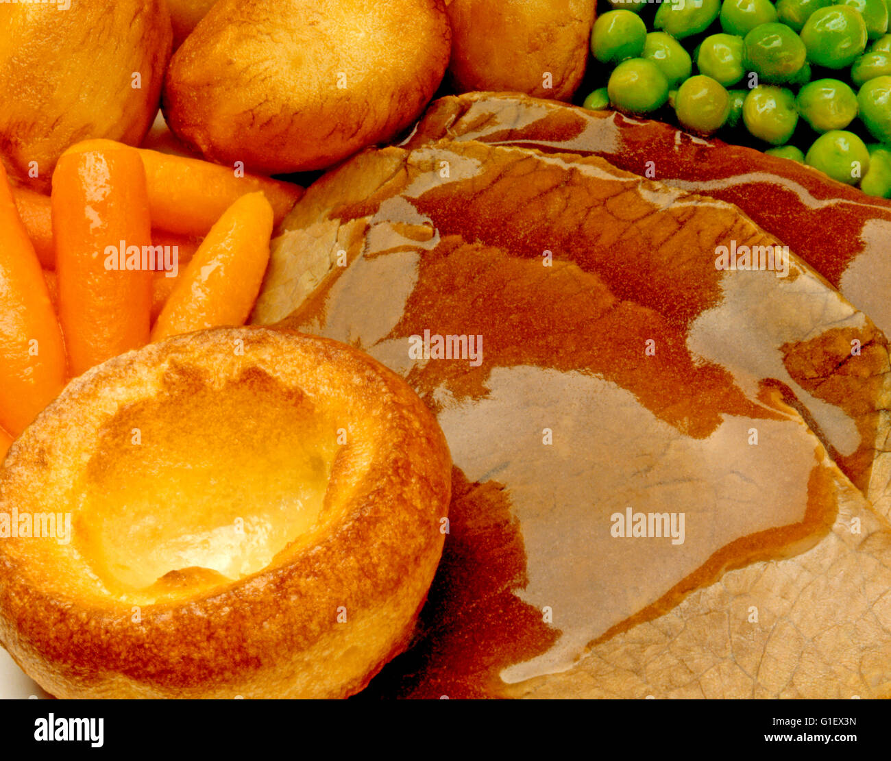 Dîner rôti de BŒUF SAUCE DIMANCHE Déjeuner Typique avec Banque D'Images