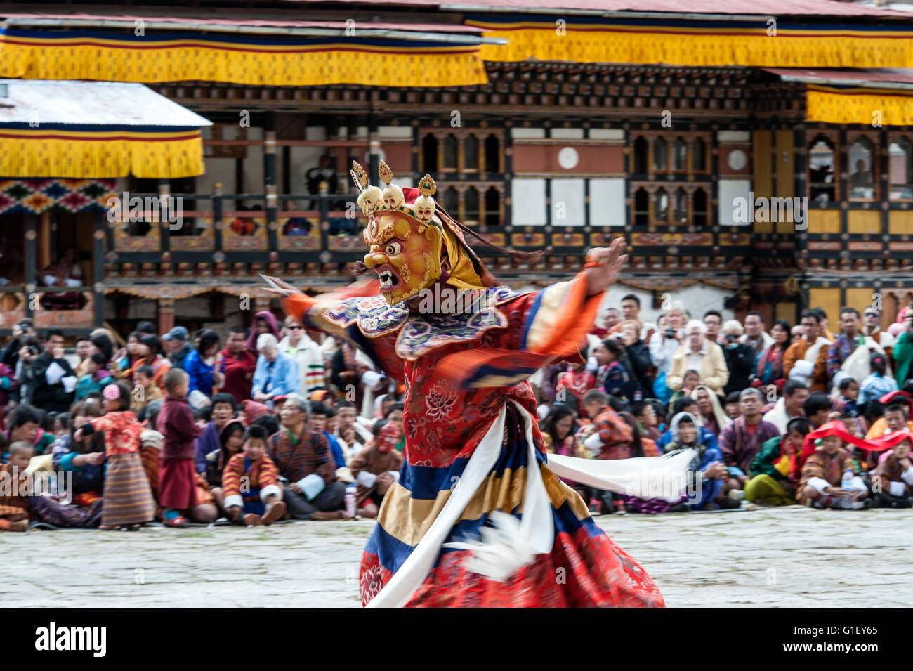 Danse des divinités terrifiantes (Tungam) au festival religieux Paro Bhoutan Banque D'Images