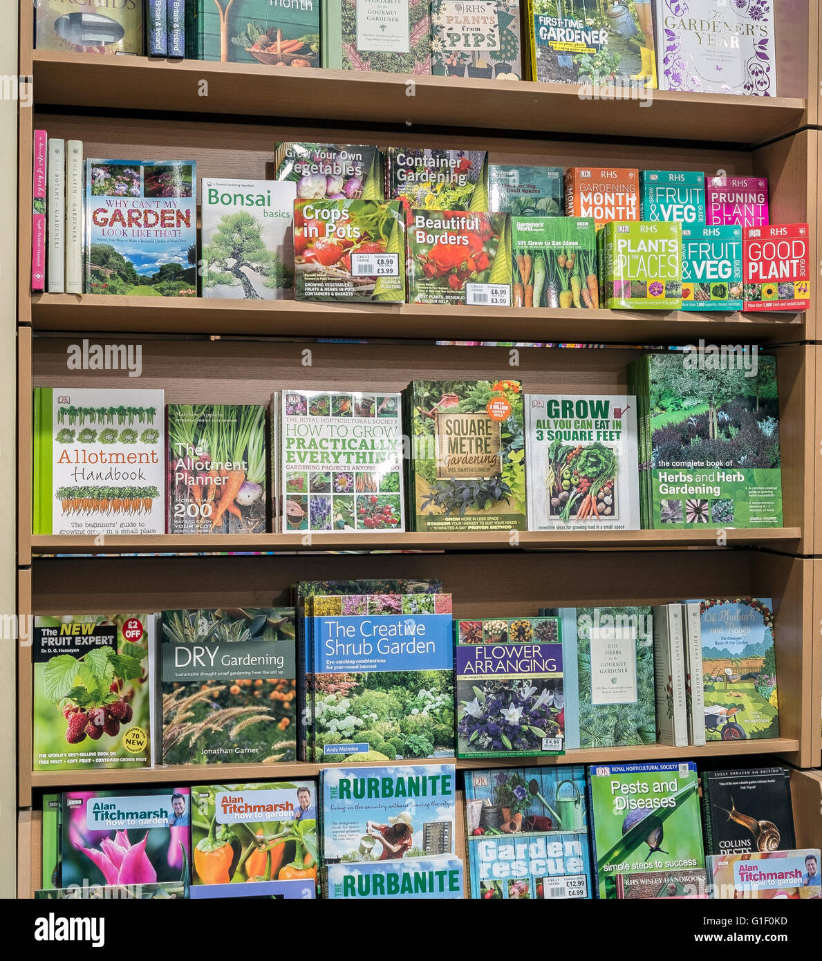 Large sélection de livres de référence jardin à vendre, Lancashire, UK Banque D'Images