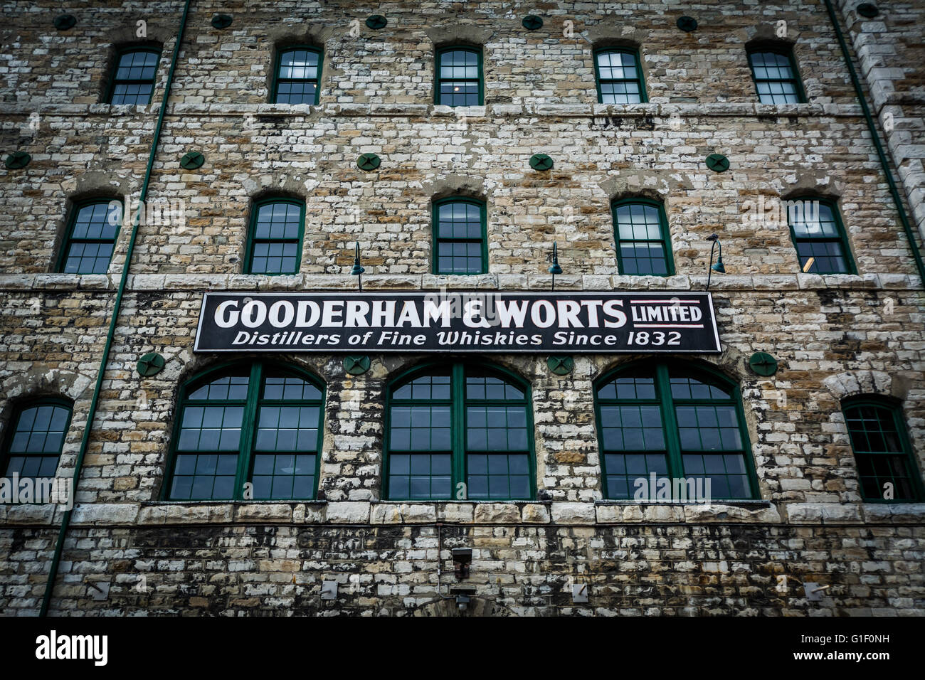 Construction ancienne en pierre et signer dans le quartier historique de la distillerie, à Toronto, en Ontario. Banque D'Images