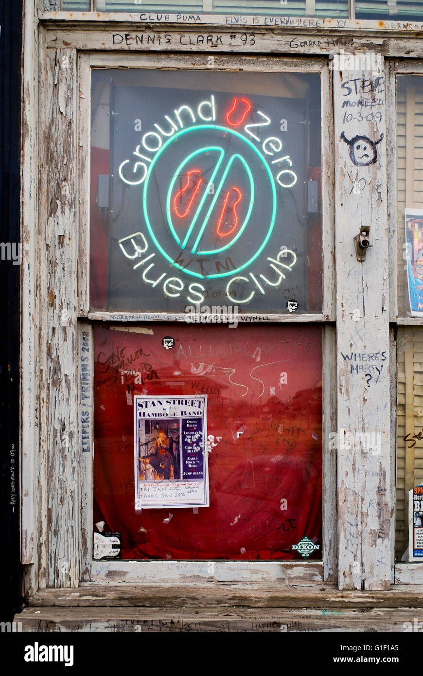 Une fenêtre dans le légendaire Ground Zero Blues Club à Clarksdale Mississippi USA Banque D'Images