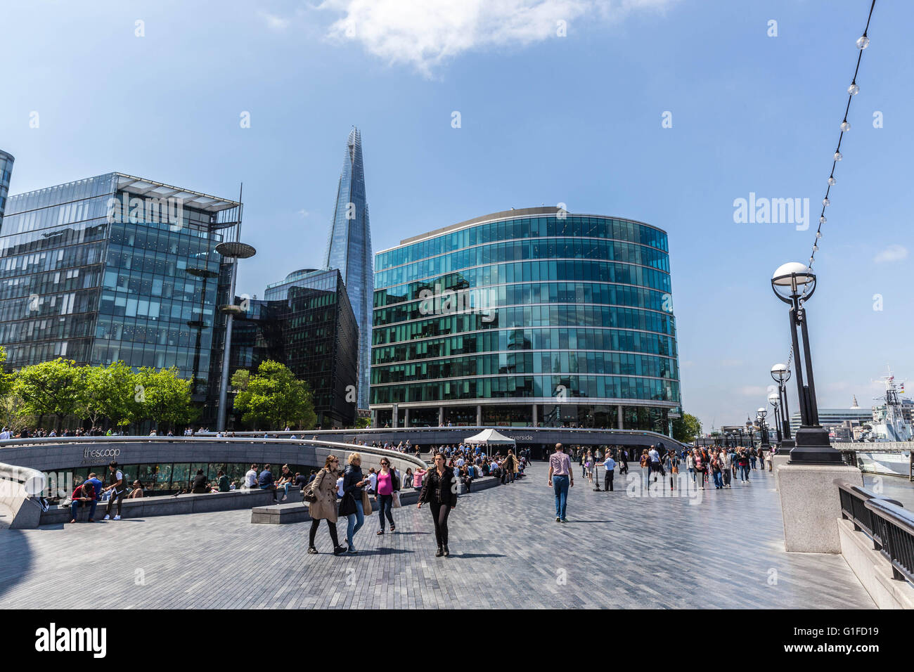 Queen's Walk, London Borough of Southwark, London SE1, Angleterre, Royaume-Uni. Banque D'Images
