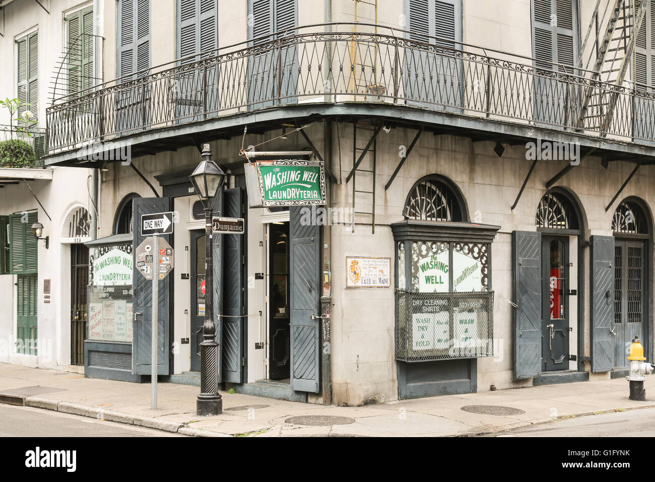 L'angle d'une rue dans le quartier français, la Nouvelle Orléans Banque D'Images
