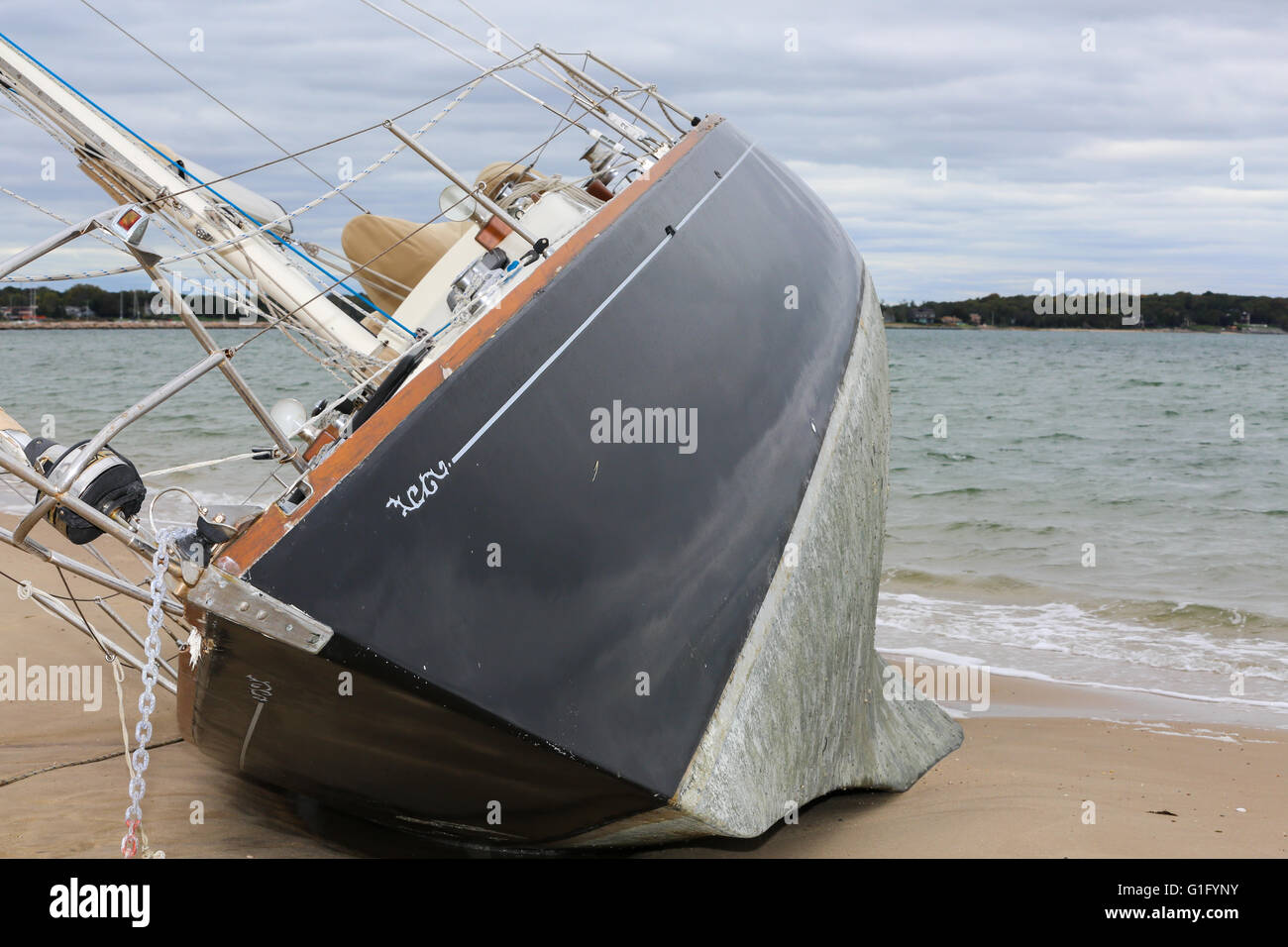 Voilier échoué à Sag Harbor, NY Banque D'Images