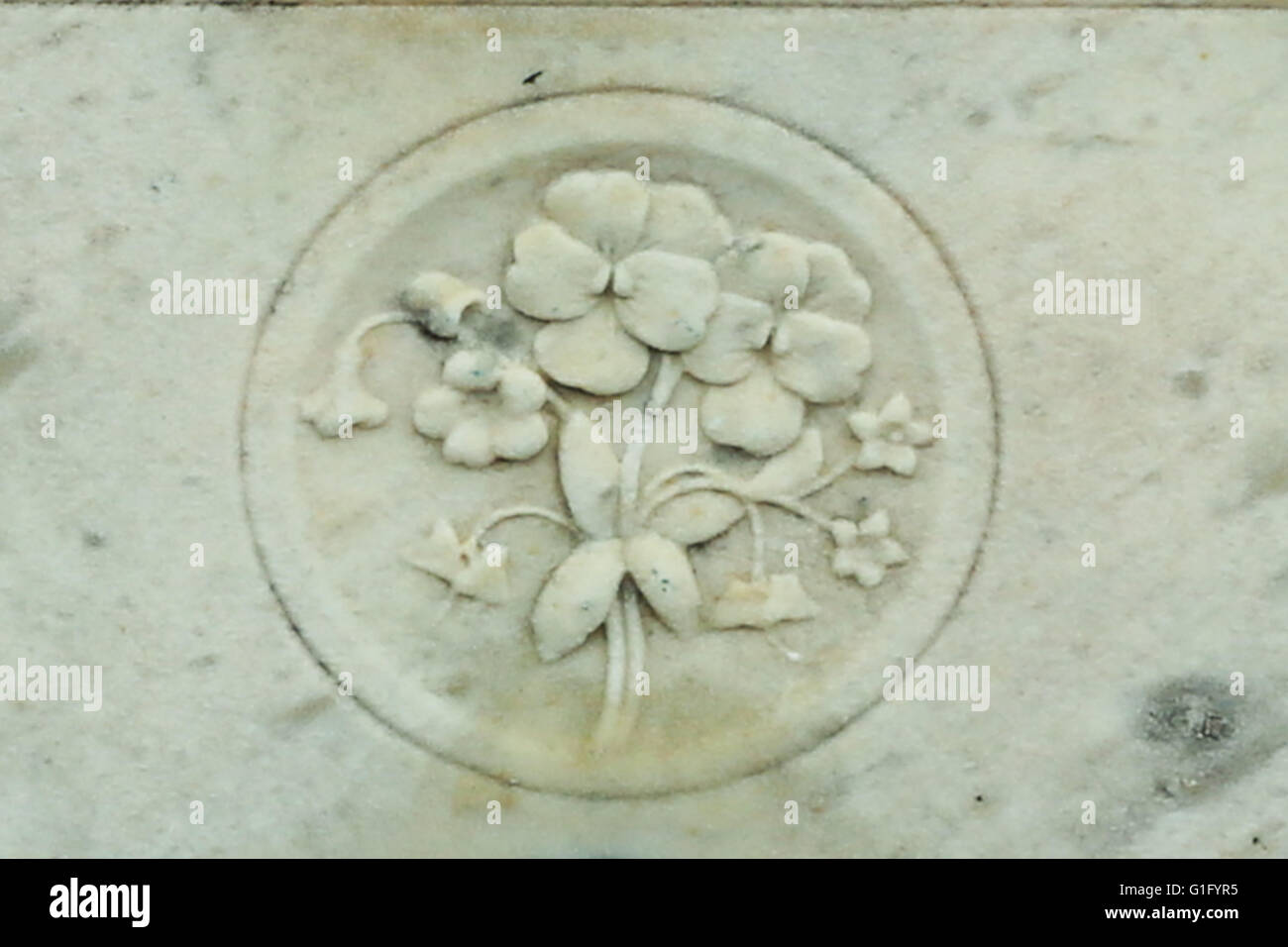 Détail d'une pierre tombale dans un cimetière de la Nouvelle Orléans Banque D'Images