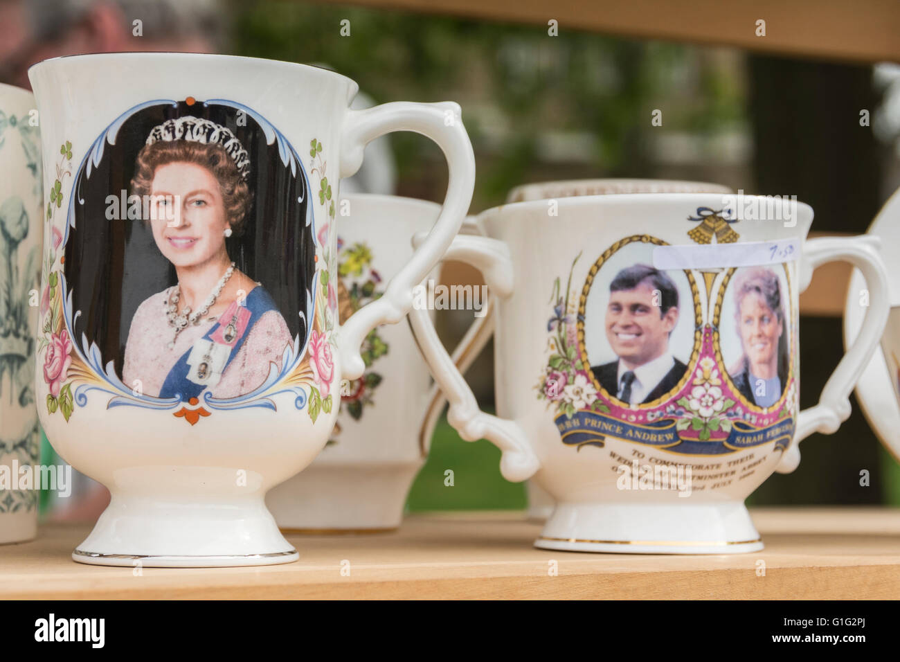 Tasses de couronnement de la reine Elizabeth II Banque D'Images