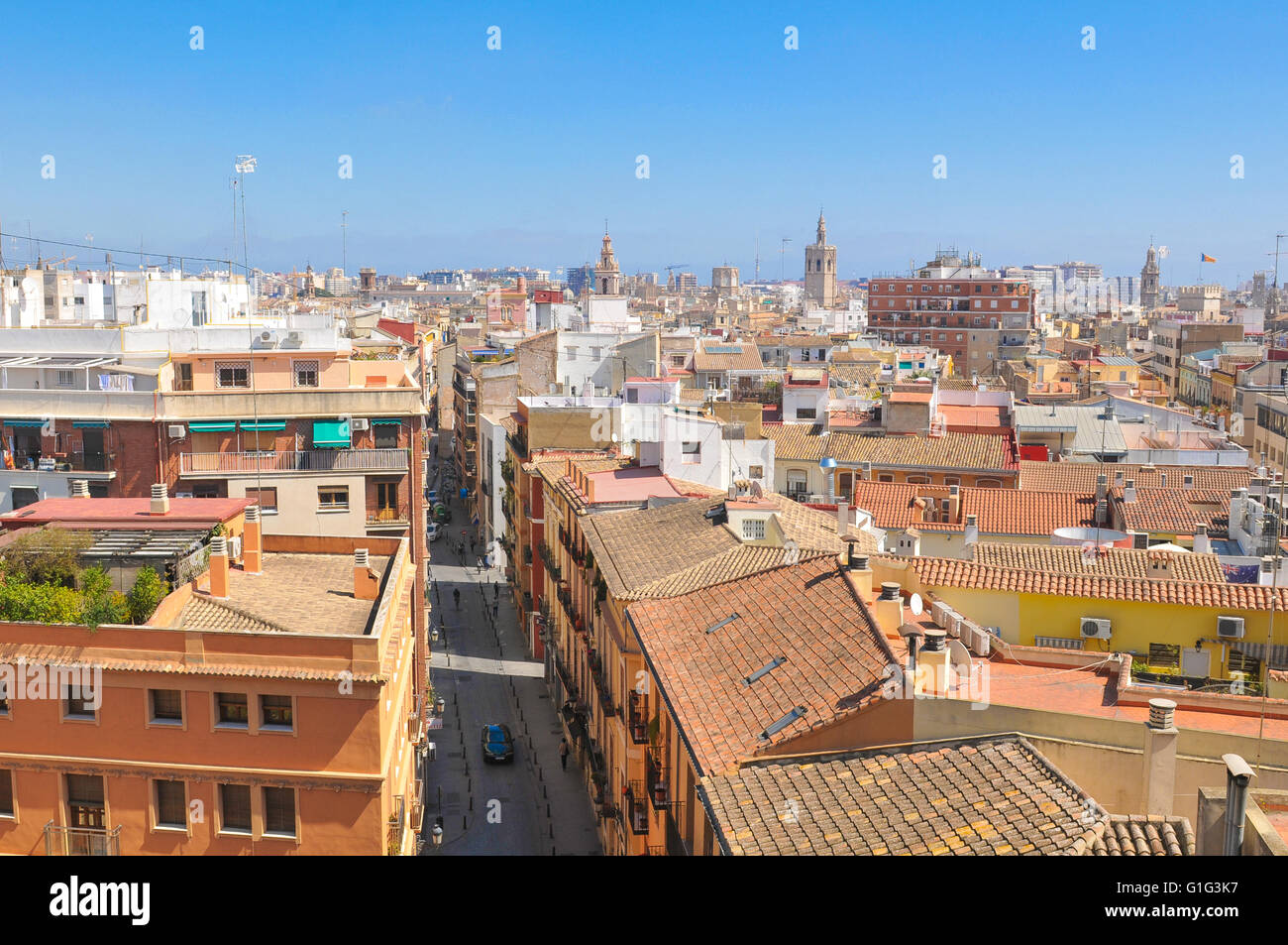 Vue aérienne de l'architecture générique à Valence, en Espagne, comme vu des tours de Quart. Banque D'Images