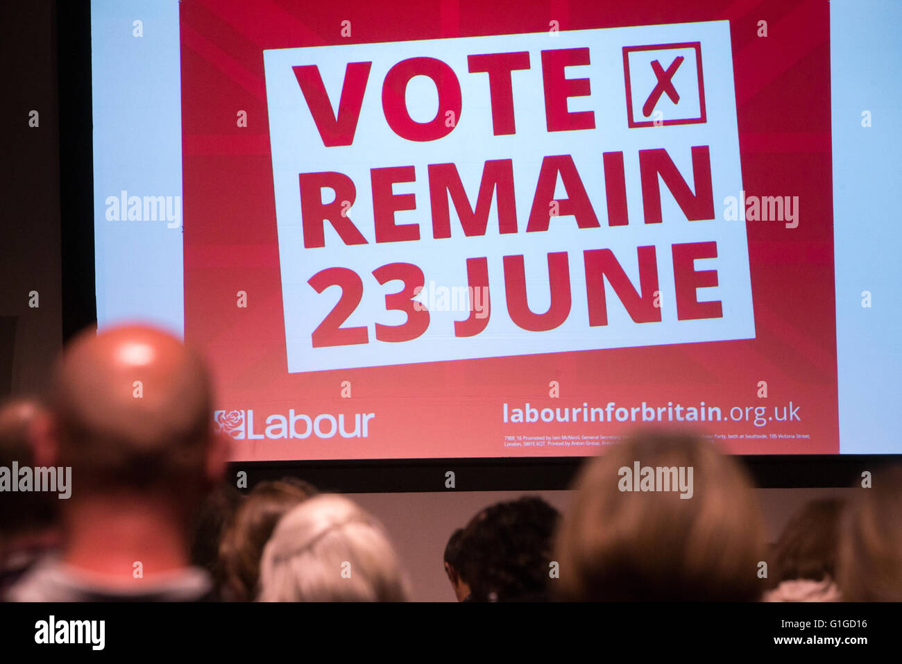 Rassemblement à la QE2 avec centre de Jeremy Corbyn Vote 'In' à l'Union européenne référendum le 23 juin Banque D'Images