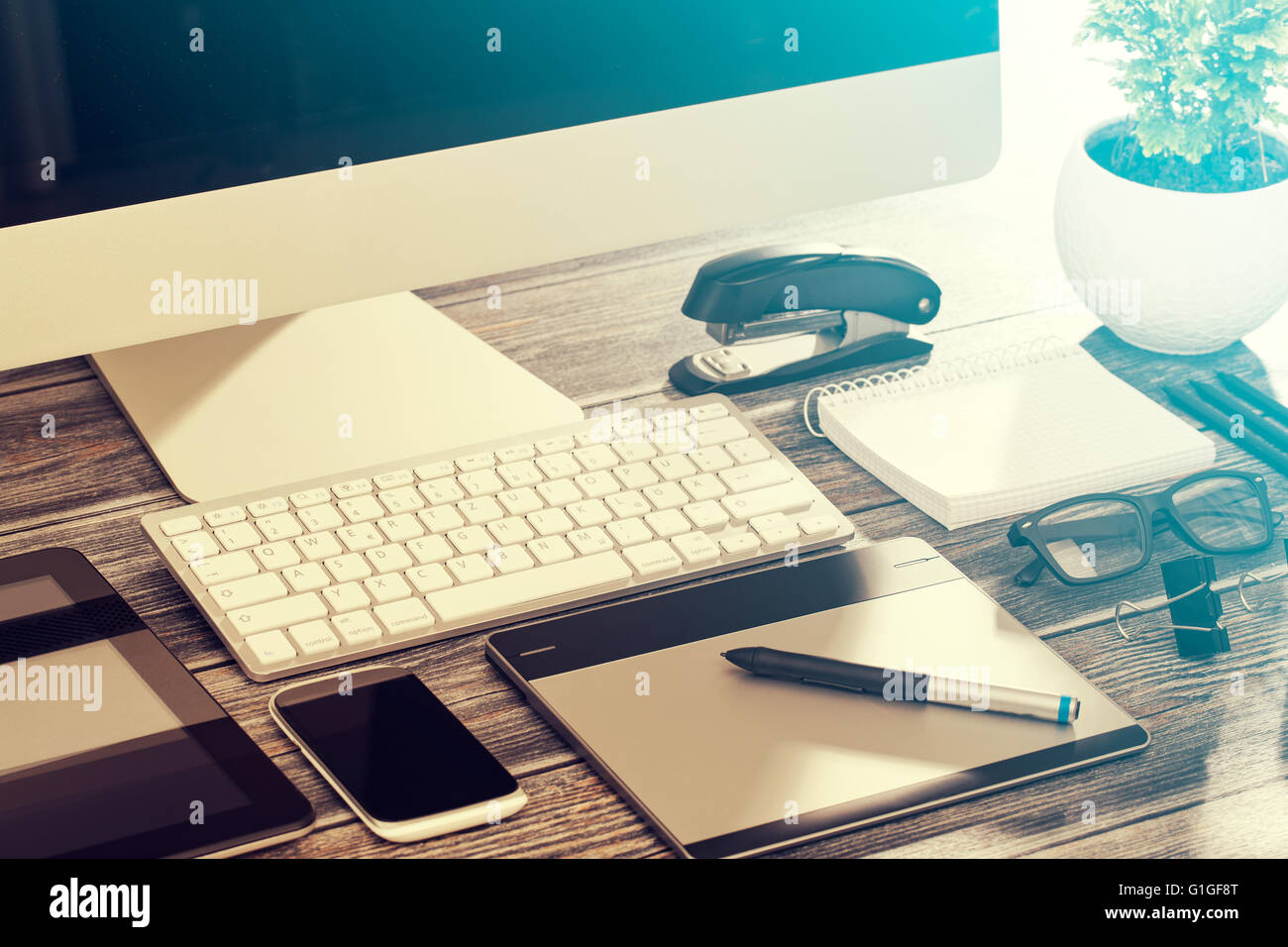 Designer's 24 avec maquette responsive design concept. Banque D'Images