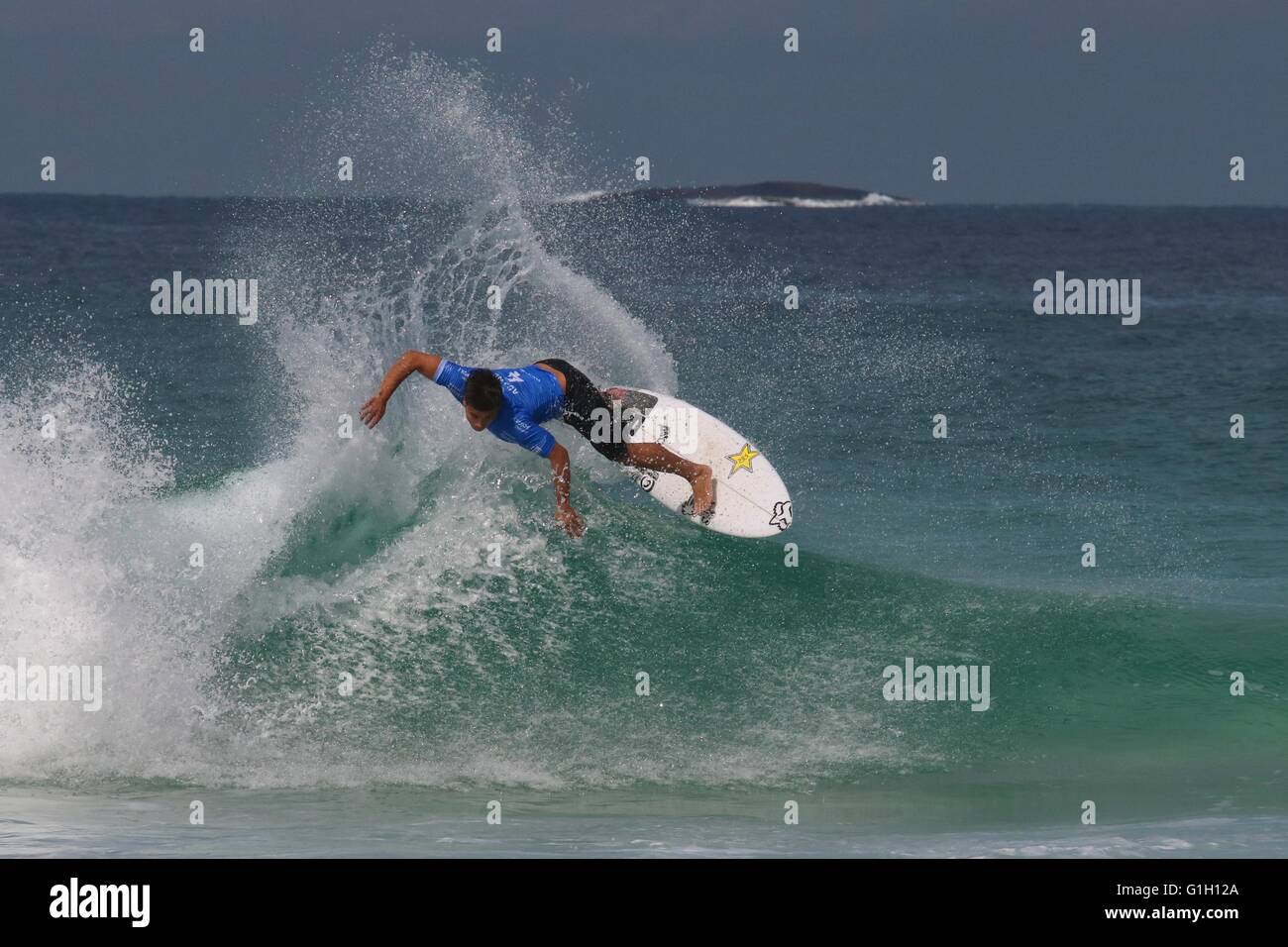 Rio de Janeiro, Brésil. 14 mai, 2016. Keanu Asing (HAW/USA) dans le cadre de la Ronde 2 du WCT Pro 2016 Rio Oi à Barra da Tijuca. Crédit : Maria Adelaide Silva/Alamy Live News Banque D'Images