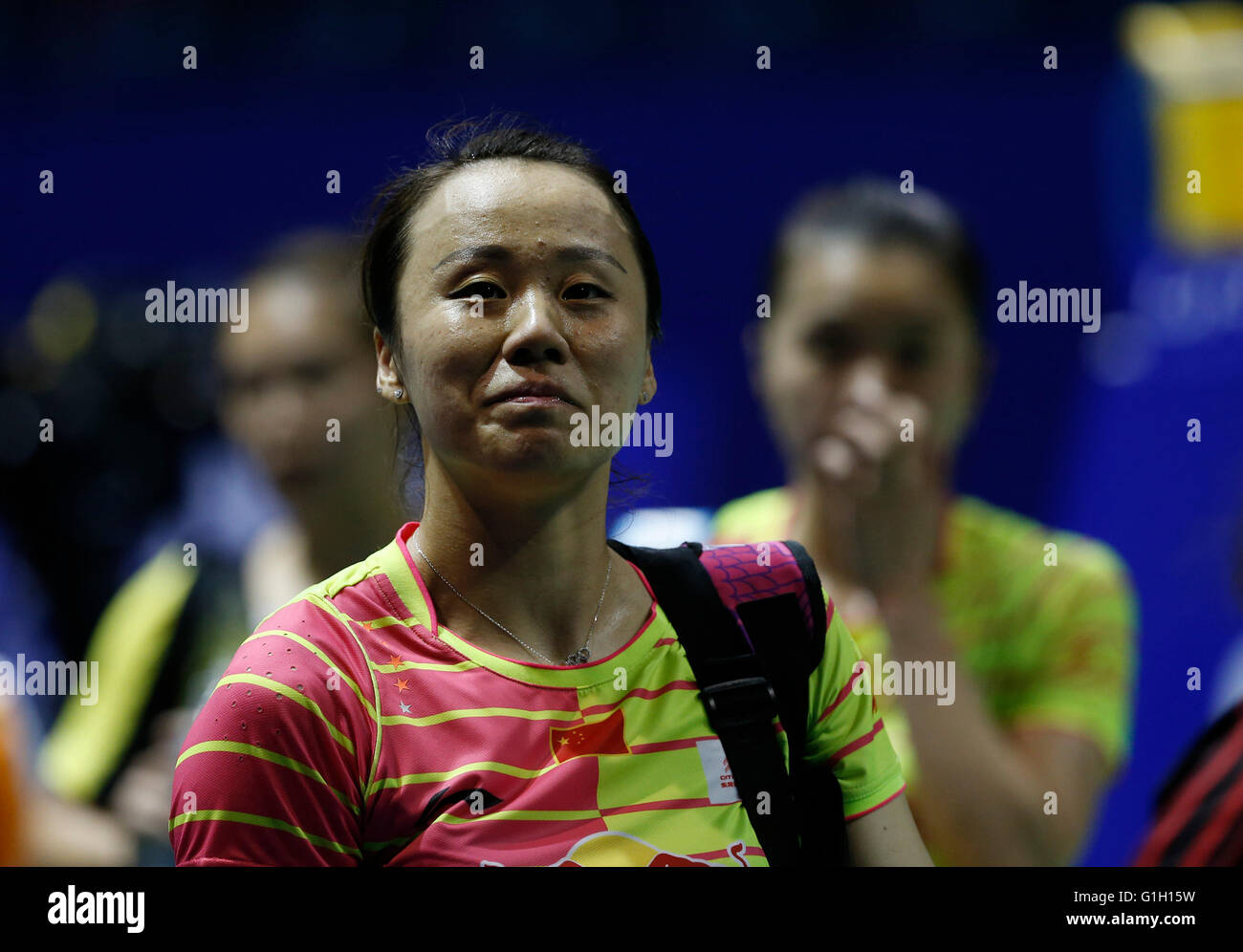 (160515) -- KUNSHAN, 15 mai 2016 (Xinhua) -- la Chine Zhao Yunlei (L) et Qing Tian quitte le terrain après avoir remporté la Mei Kuan Chow et Lee Meng Yean de leur match de double d'un groupe à l'Uber Badminton Championship à Kunshan, Jiangsu Province de Chine orientale, le 15 mai 2016. Zhao Yunlei et Tian Qing a gagné 2-1. (Xinhua/Zhang Chen) Banque D'Images