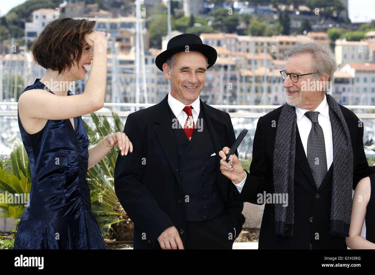Rebecca Hall, Mark Rylance et Steven Spielberg au 'La BFG' photocall lors de la 69 e édition du Festival de Cannes au Palais des Festivals le 14 mai 2016 dans le monde d'utilisation | Banque D'Images