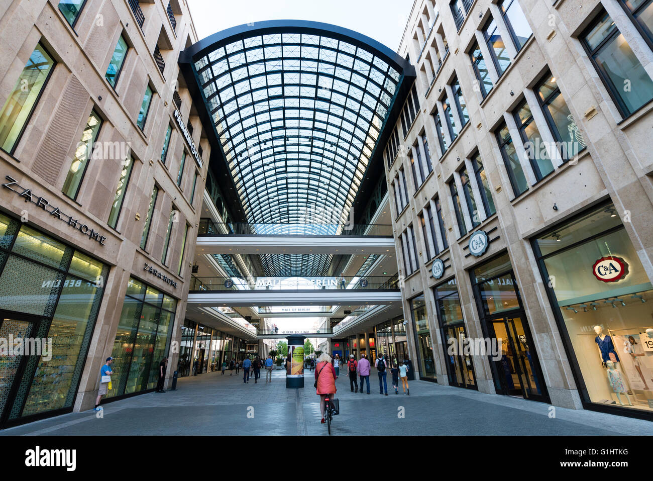 Avis de nouveau centre commercial centre commercial de Berlin Potsdamer Platz à Berlin Allemagne Banque D'Images