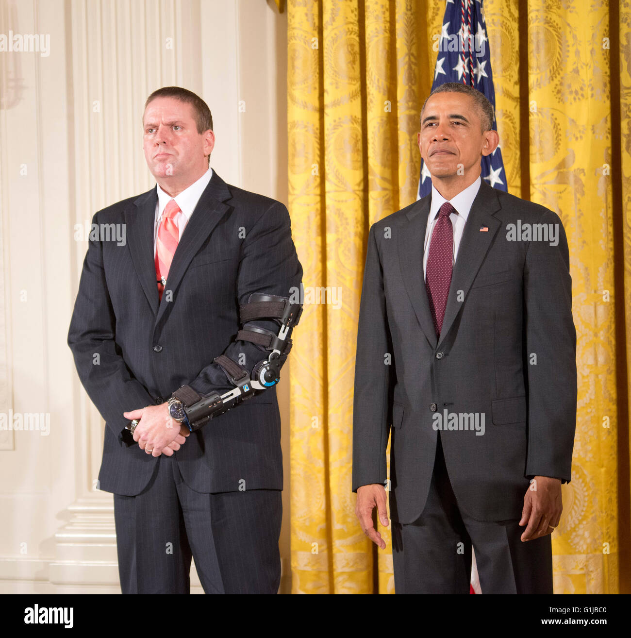 Washington Dc Usa 16 Mai 2016 La Medaille De La Vaillance Militaire Est Decernee Par Le President Des Etats Unis Pour Les Agents De La Securite Publique Cites Par Le Procureur General Les
