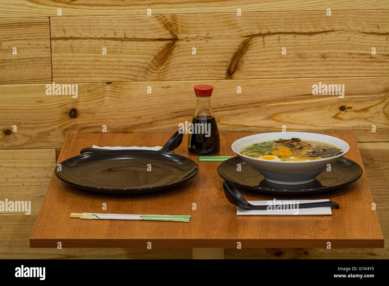 Bouillon de ramen, soupe de nouilles japonaises Banque D'Images