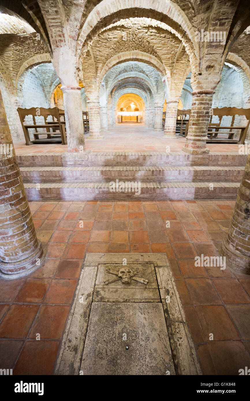 Offida, intérieur de l'église de Santa Maria della Rocca Banque D'Images