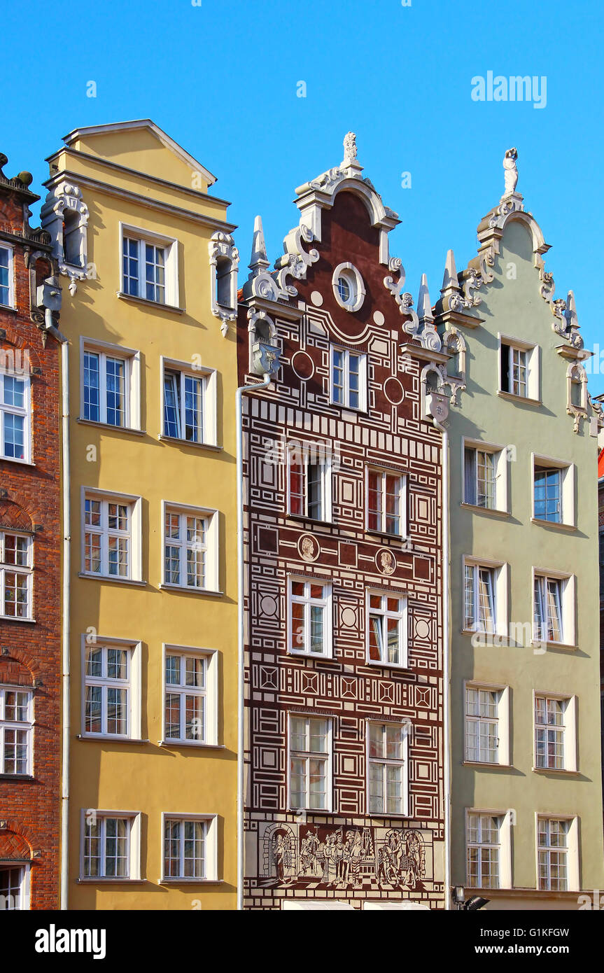 Beaux bâtiments historiques sur la rue Dlugi Targ (marché) au centre-ville de Gdansk, Pologne Banque D'Images