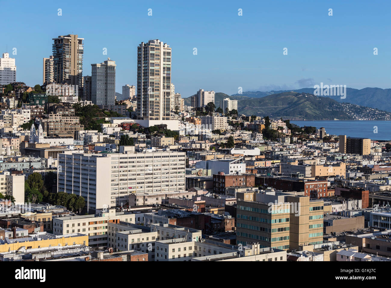 Vue vers Russian Hill du quartier financier au centre-ville de San Francisco. Banque D'Images