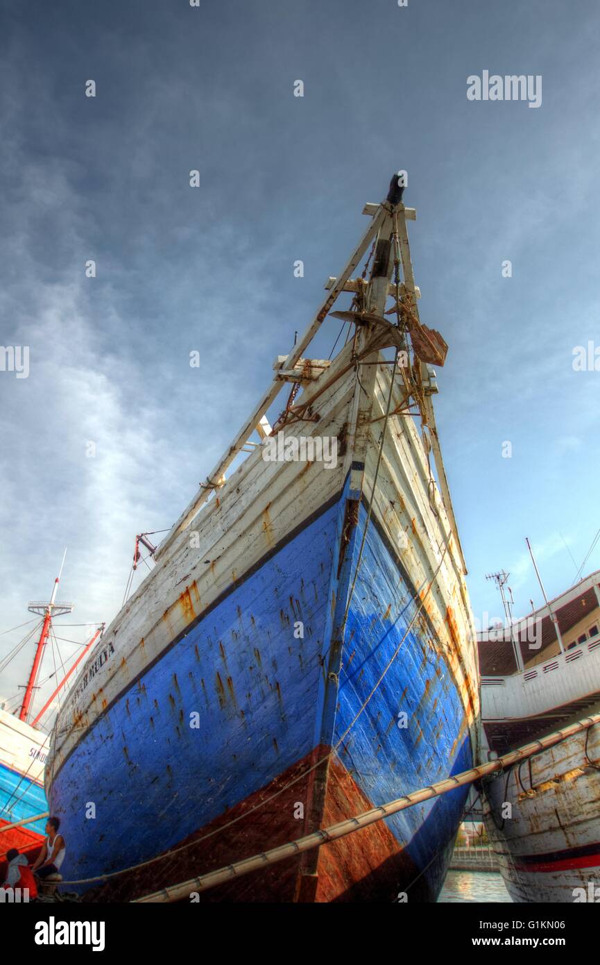 Voilier au Port de Sunda Kelapa, au nord de Jakarta, Indonésie. Banque D'Images