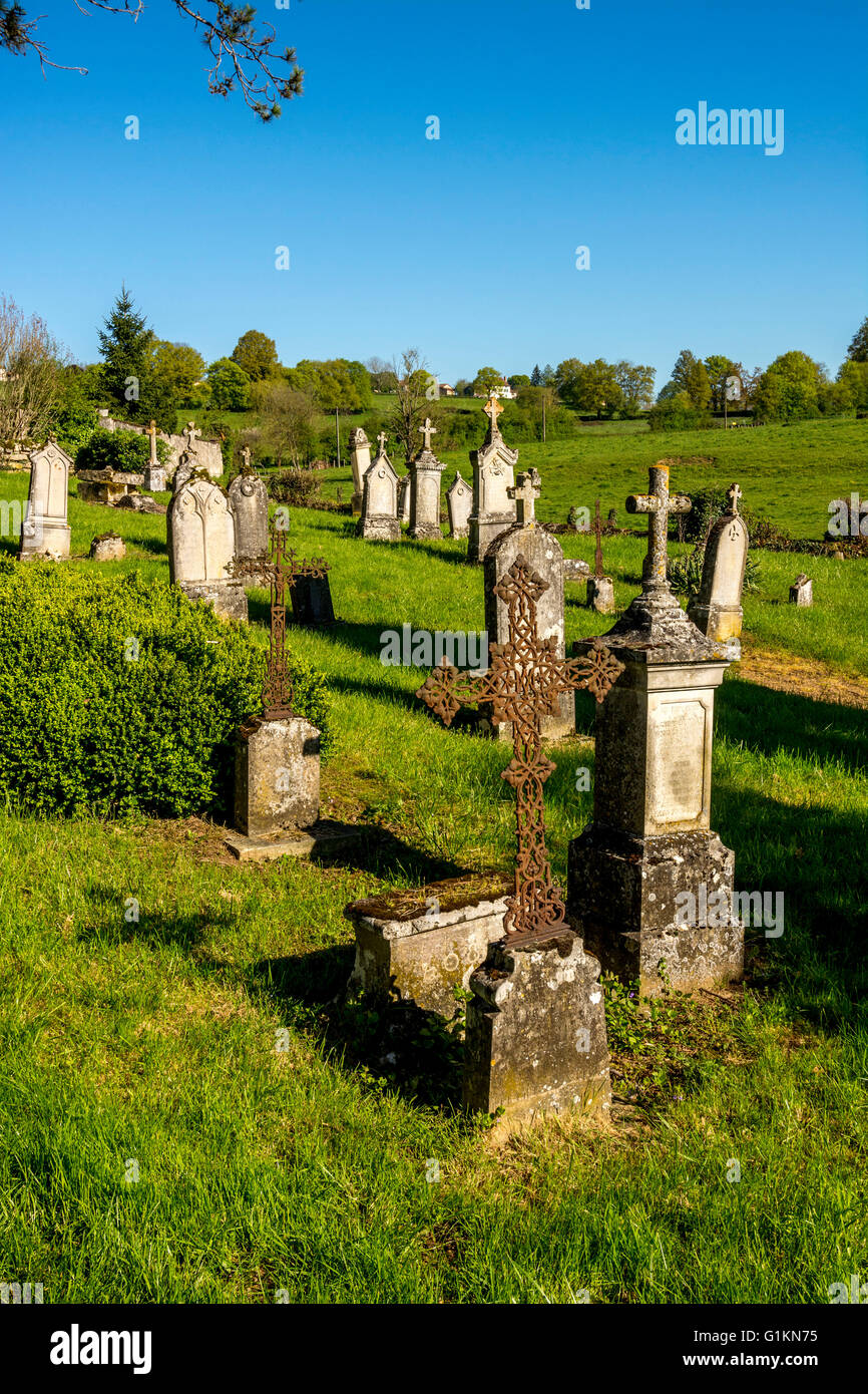 Ancien cimetière de Saint-Maurice-les-Chateauneuf. Brionnais région. Saône et Loire. France Banque D'Images