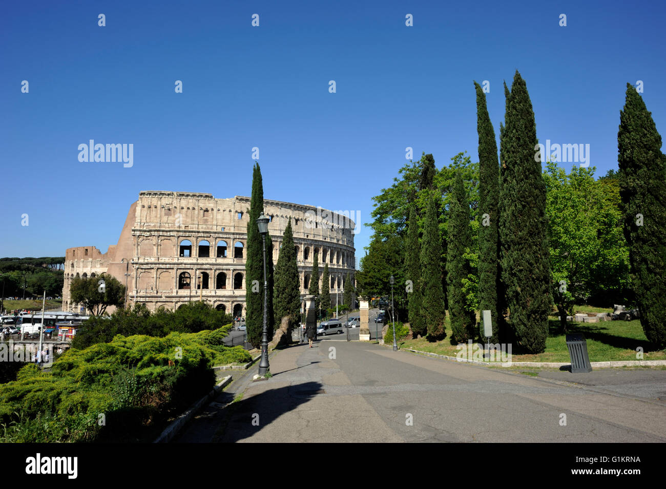 Italie, Rome, Colle Oppio (colline oppienne) et Colisée Banque D'Images