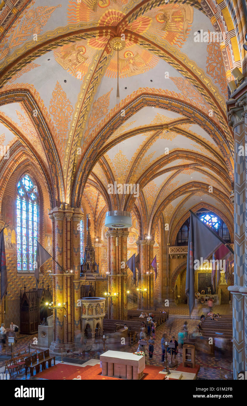 Toit ornée dans l'Église Mathias, Budapest, Hongrie Banque D'Images