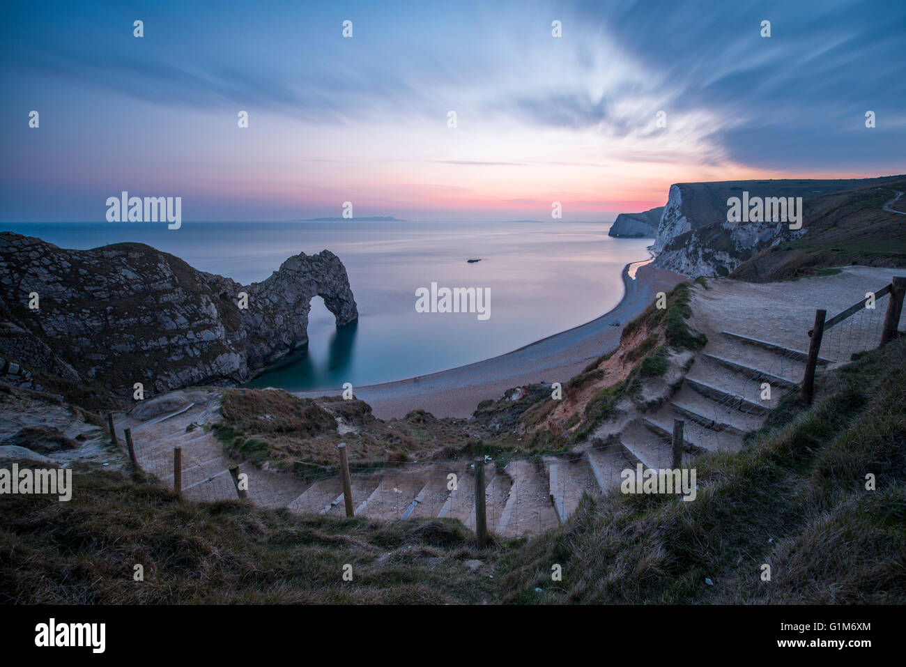 Une vue de Durdle Door dans le Dorset. Banque D'Images