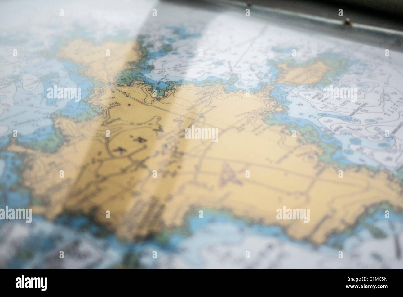 Close up les photos d'un voyage Carte de navigation / tableau d'une île sur un bateau. Banque D'Images