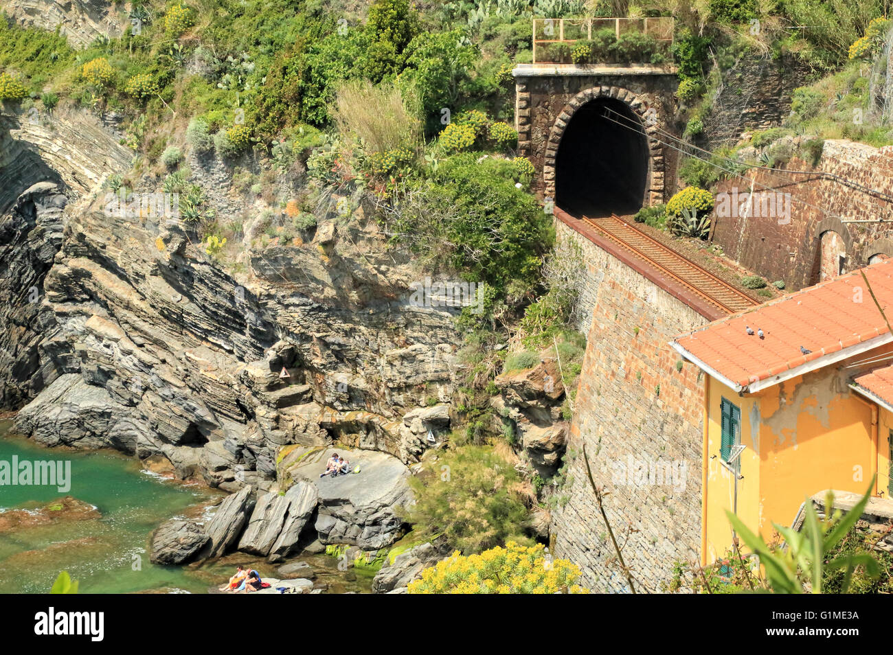 Tunnel ferroviaire à Vernazza, Cinque Terre, Italie Banque D'Images