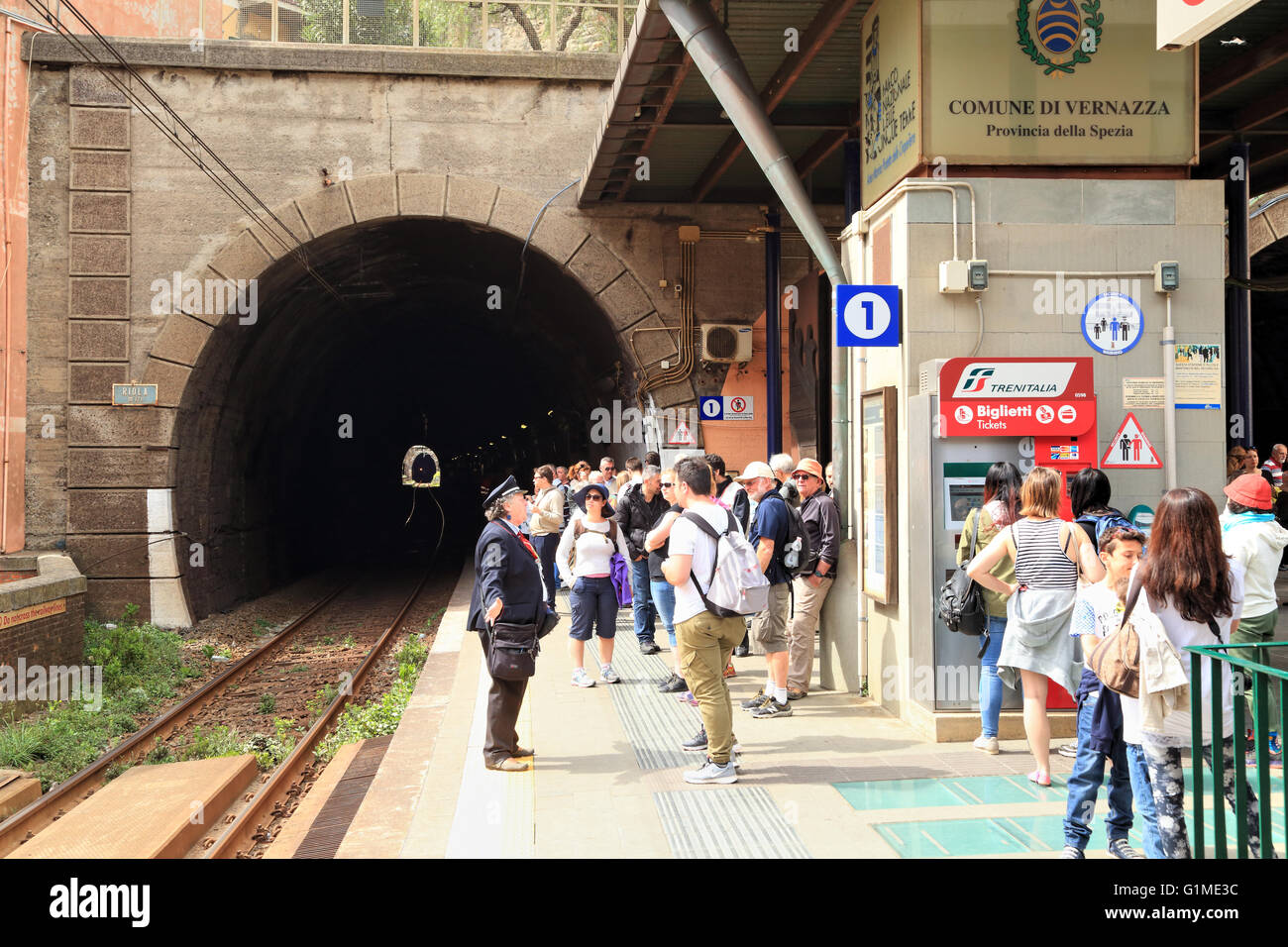 La gare de Vernazza tunnel, Cinque Terre, ligurie, italie Banque D'Images