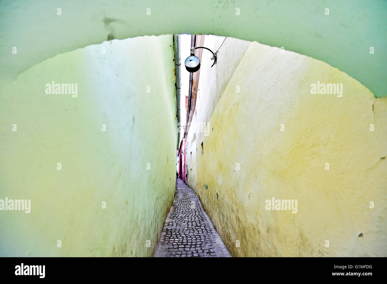 Rue de corde ou de chaîne, rue rue la plus étroite de la ville de Brasov en Transylvanie et l'une des rues les plus étroites en Europe Banque D'Images