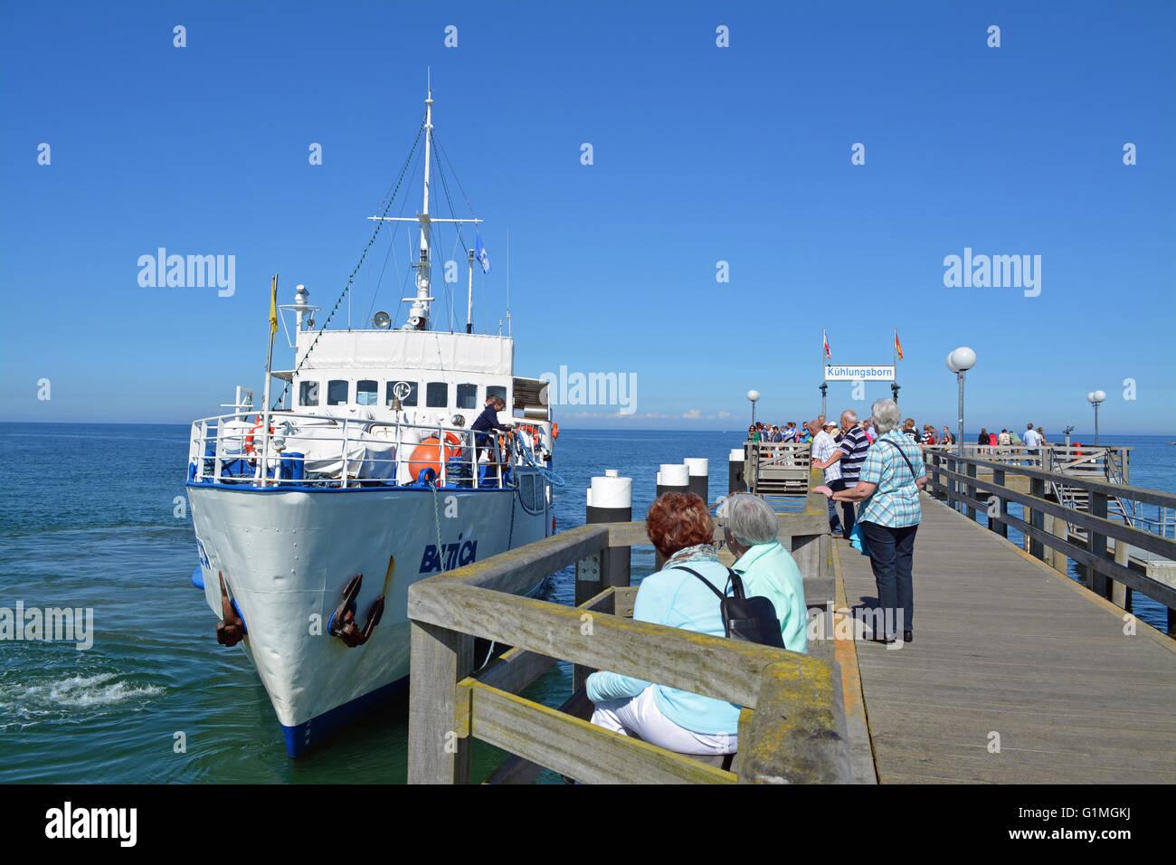 Navire à passagers, le inKuehlungsborn, sur la mer Baltique, Allemagne Banque D'Images