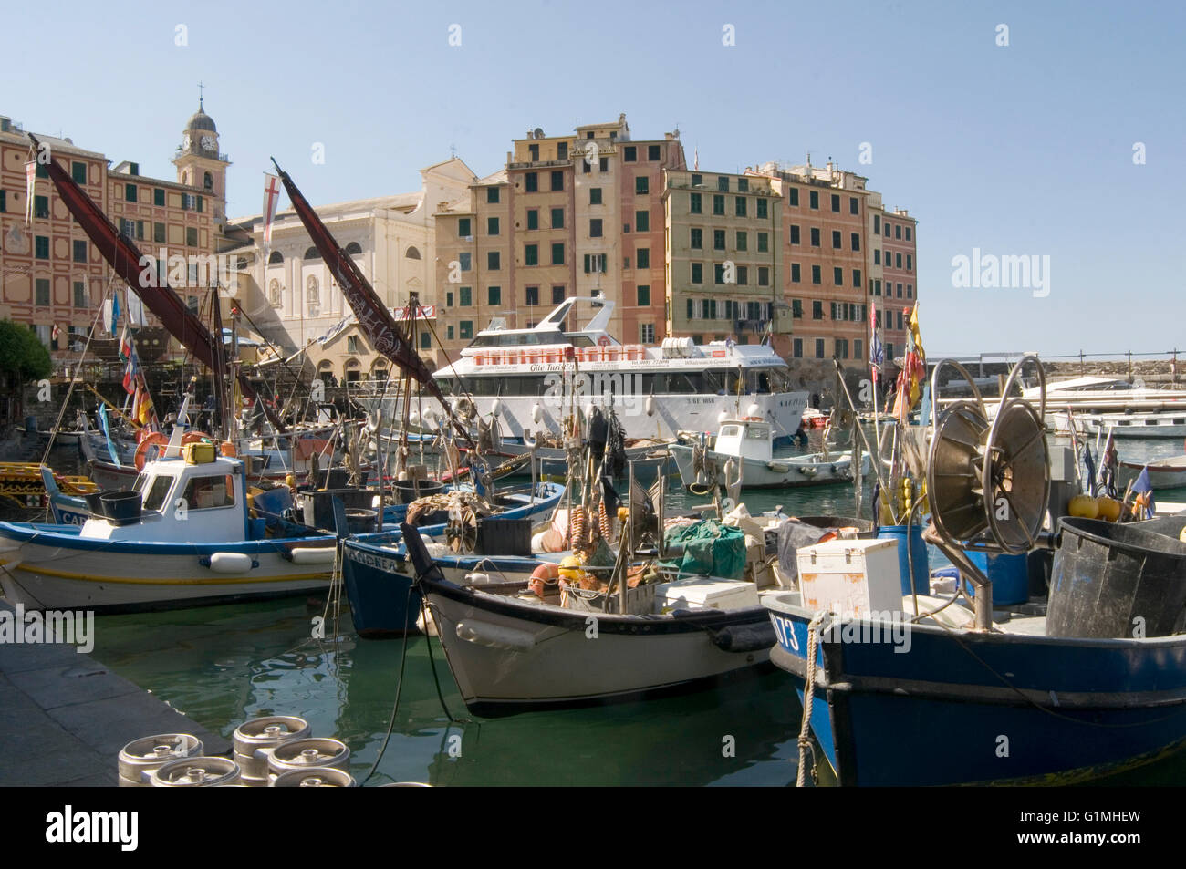 Catégorie : petit village de pêcheurs italiens tourist resort sur la côte ouest de la presqu'île de Portofino, Golfo Paradiso Riviera di Banque D'Images