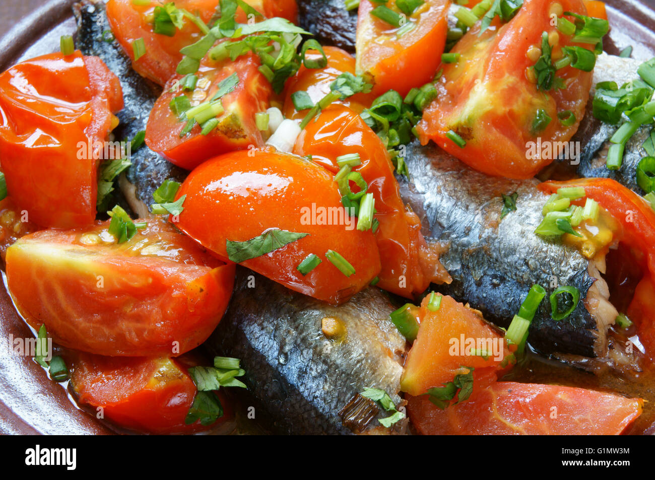 Vietnam, poisson braisé à la tomate, un plat populaire au Vietnam, repas savoureux, bon marché, de la nutrition et de matière première fraîche Banque D'Images