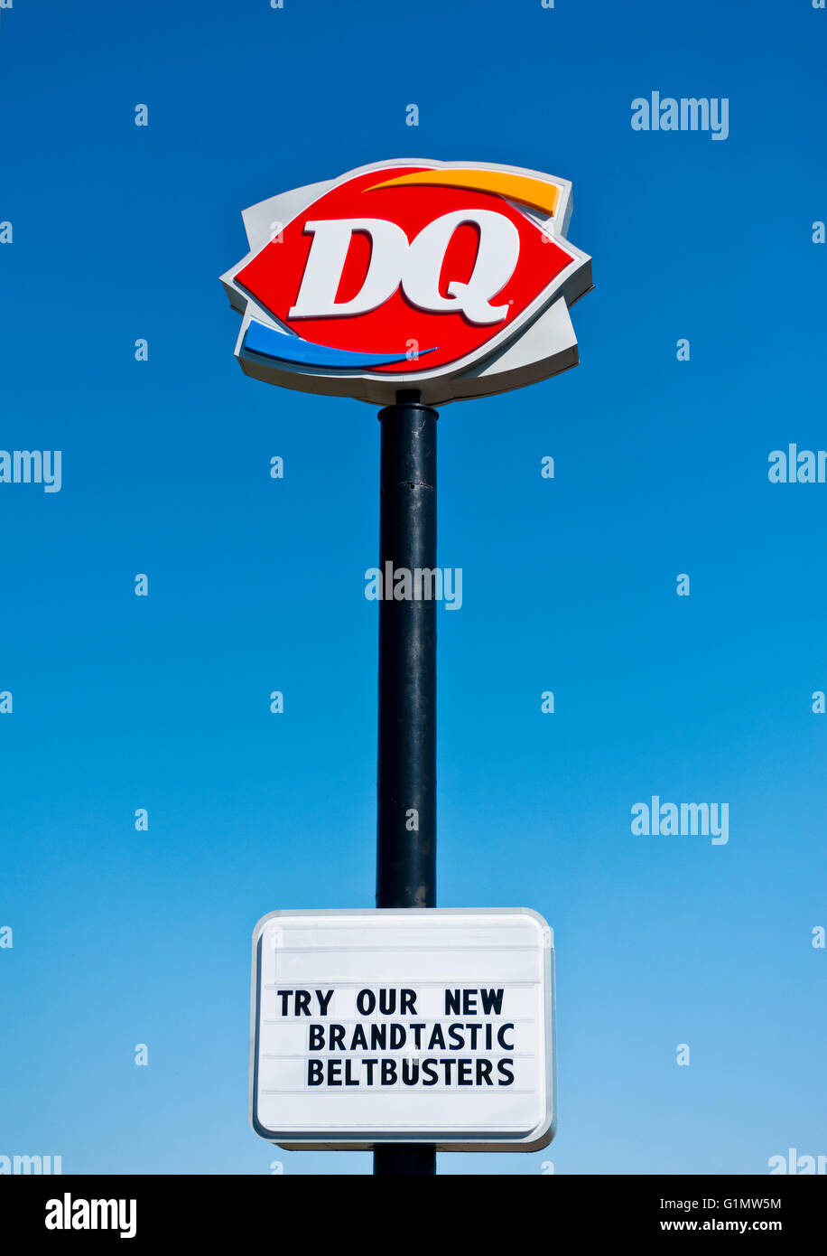 'Q' Dairy Queen ice cream restaurant sign Banque D'Images