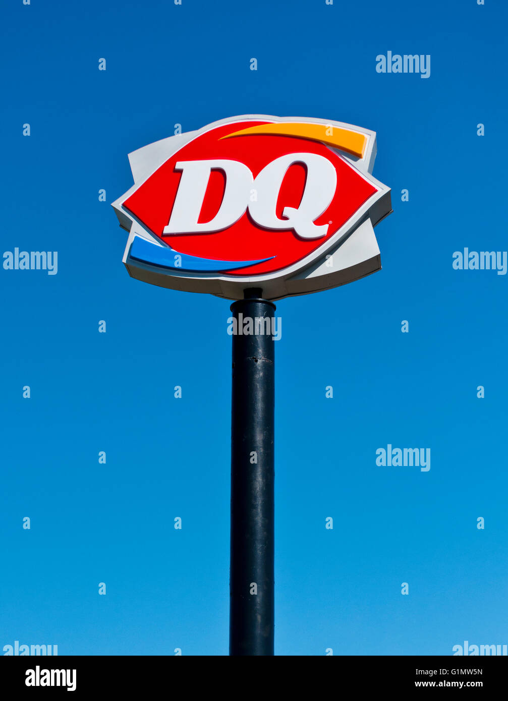 'Q' Dairy Queen ice cream restaurant sign Banque D'Images