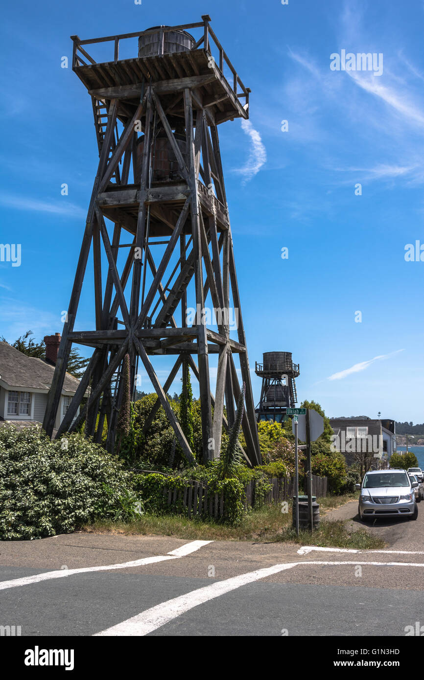 Mendocino, Californie,USA - 25 mai 2014 : les châteaux d'eau en bois à Mendocino Banque D'Images