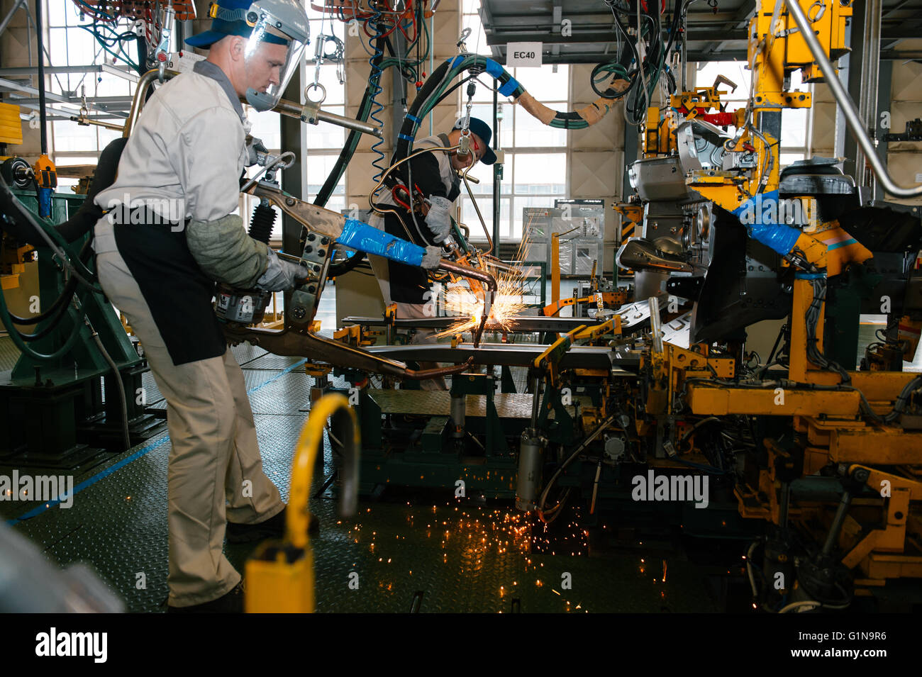 Chaîne de montage automobile. Début de produit de Vesta LADA Banque D'Images